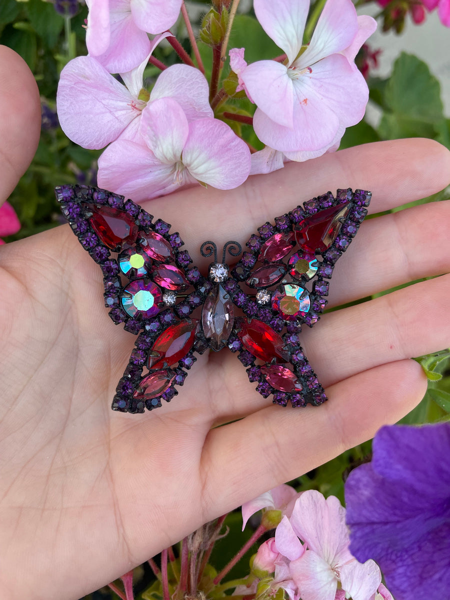 RARE! Butterfly Fans, This Pin is Exquisite! So Much Detail -- Look Closely outlet to See Tiny Diamonds and a Tiny Pearl! Vintage Elegance!