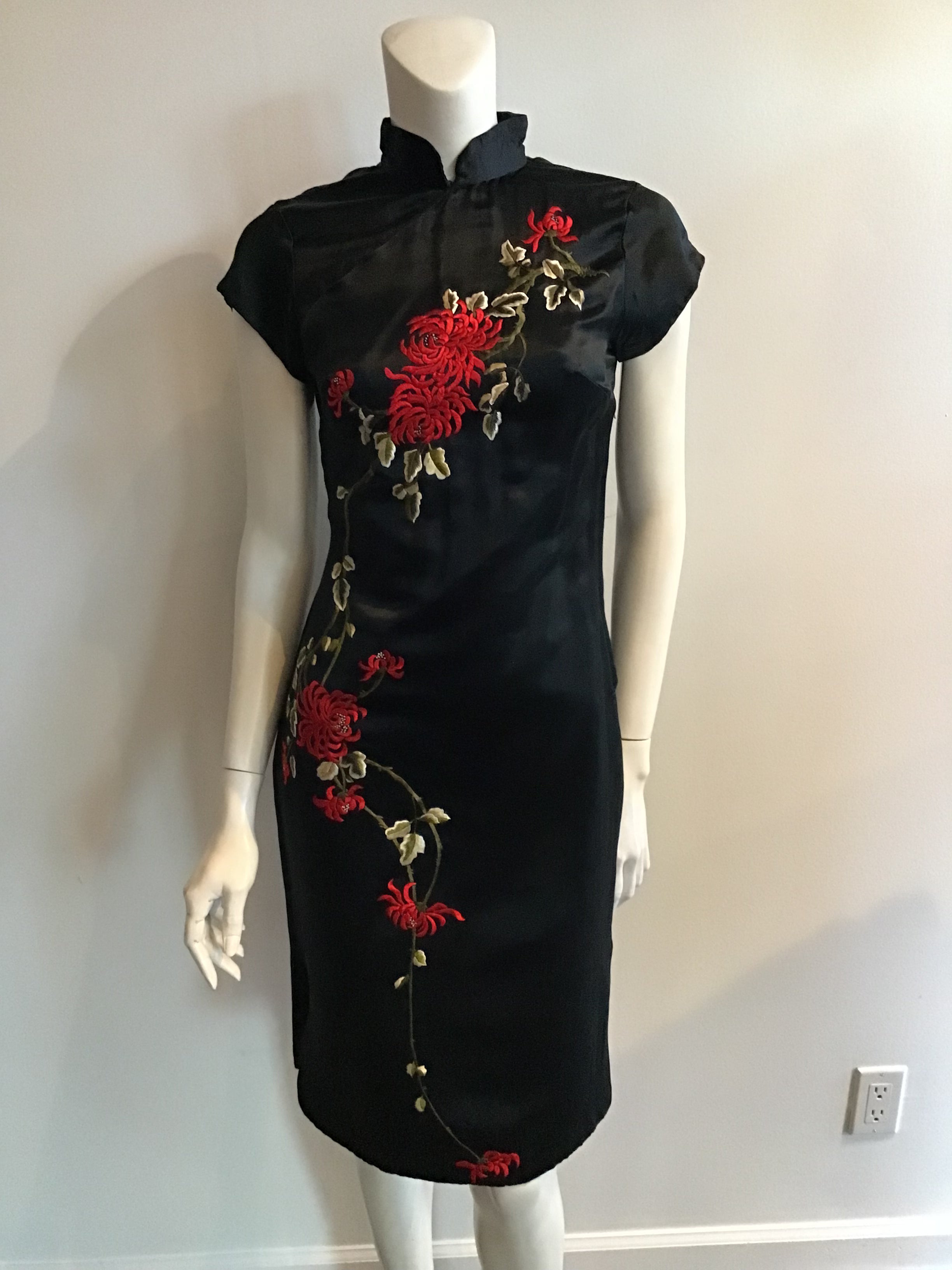 1950s Cheongsam/Qipao Black Silk Satin Dress with Red Chrysanthemum embroidery-size 8 1950s Cheongsam/Qipao Black Silk Satin Dress with Red Chrysanthemum embroidery-size 8