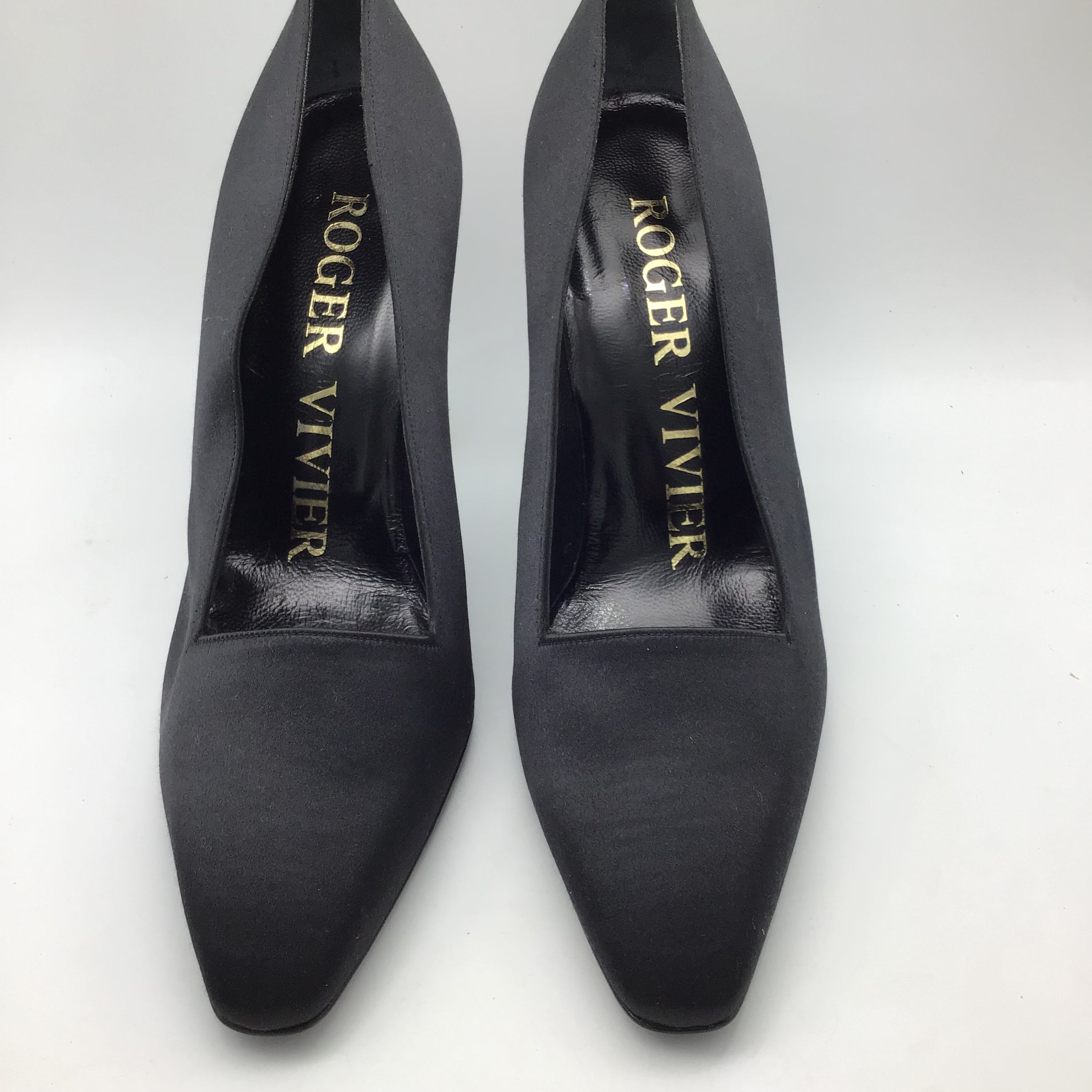 Roger Vivier 90s Black Rhinestone Heeled Pumps Sophia's Gallery Roger Vivier 90s Black Rhinestone Heeled Pumps Sophia's Gallery
