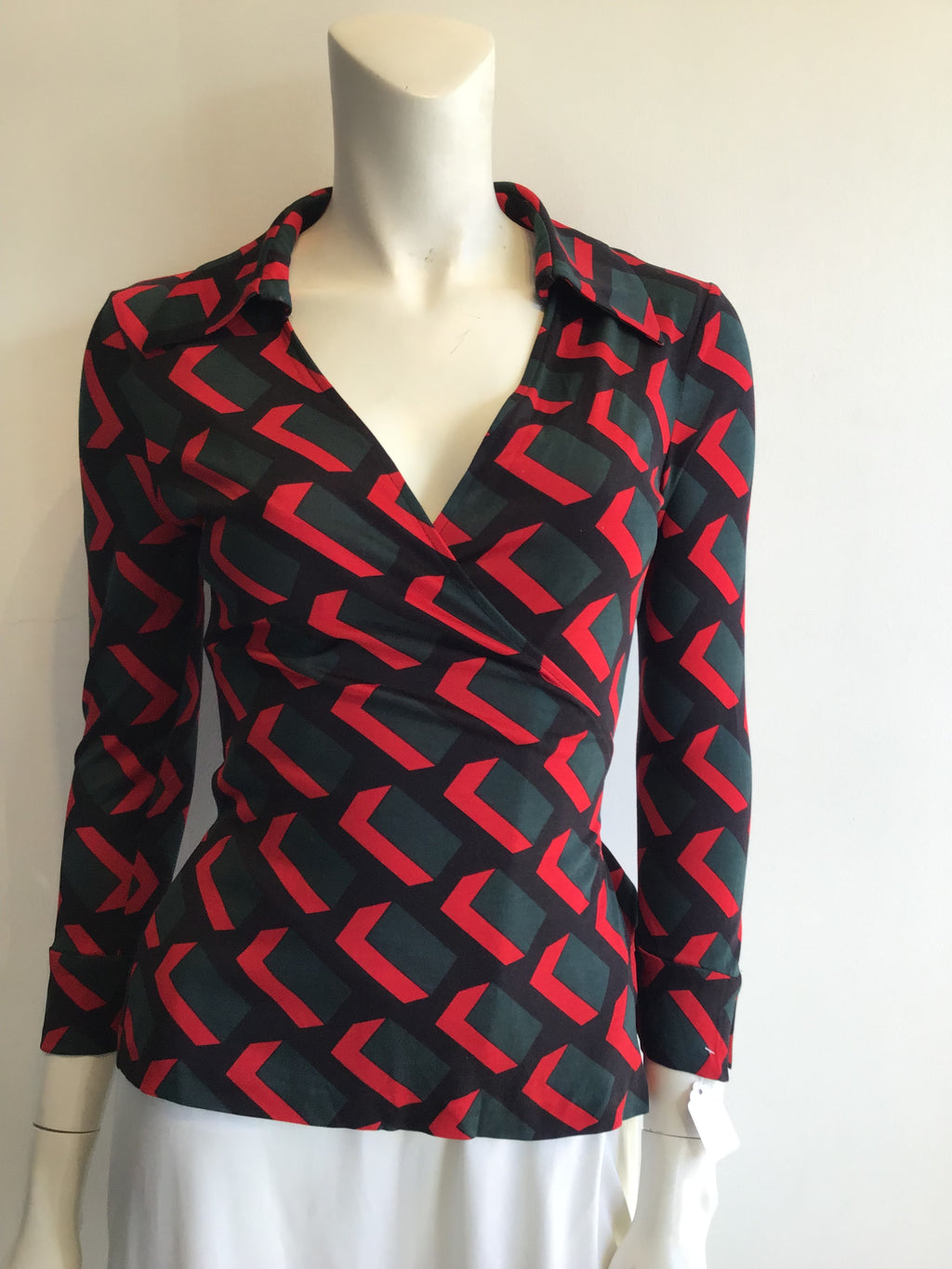 2000 Diane Von Fürstenberg Red and Black Top Size 6