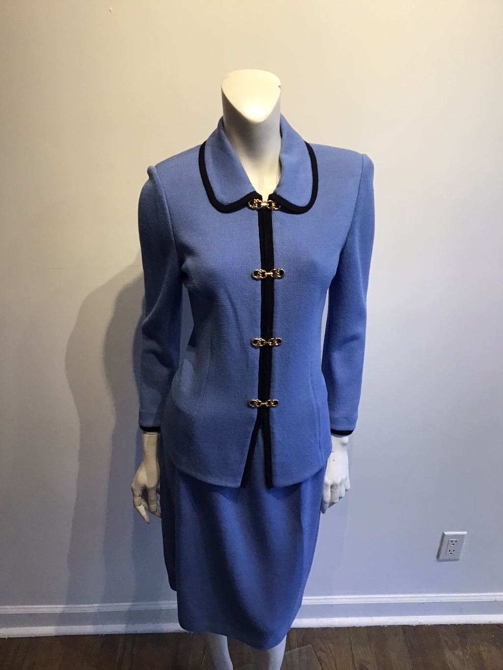 1980’s St John Periwinkle Blue Rayon Knit Suit size 8