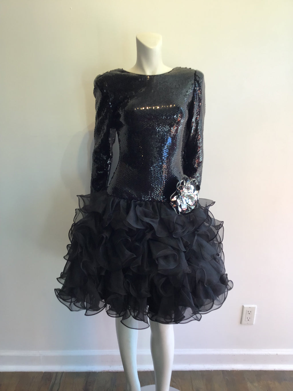 1980’s Black Sequined and Crepe After Dark by Julie Duroché Size 4