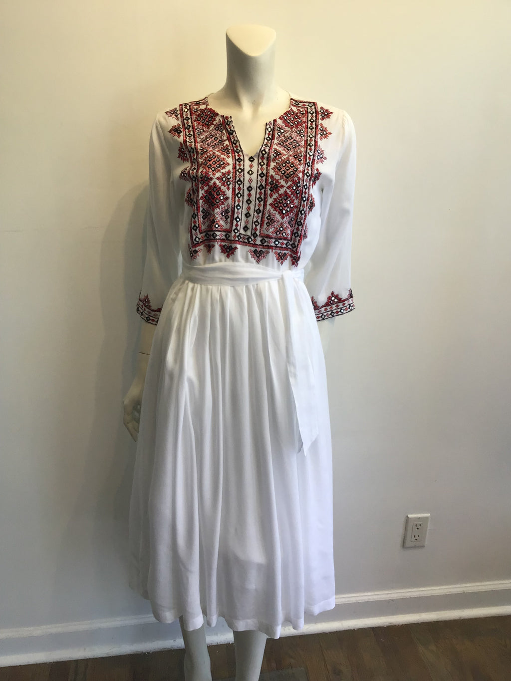 2000s Olivia Dar Cotton Embroidered White Dress Size 10