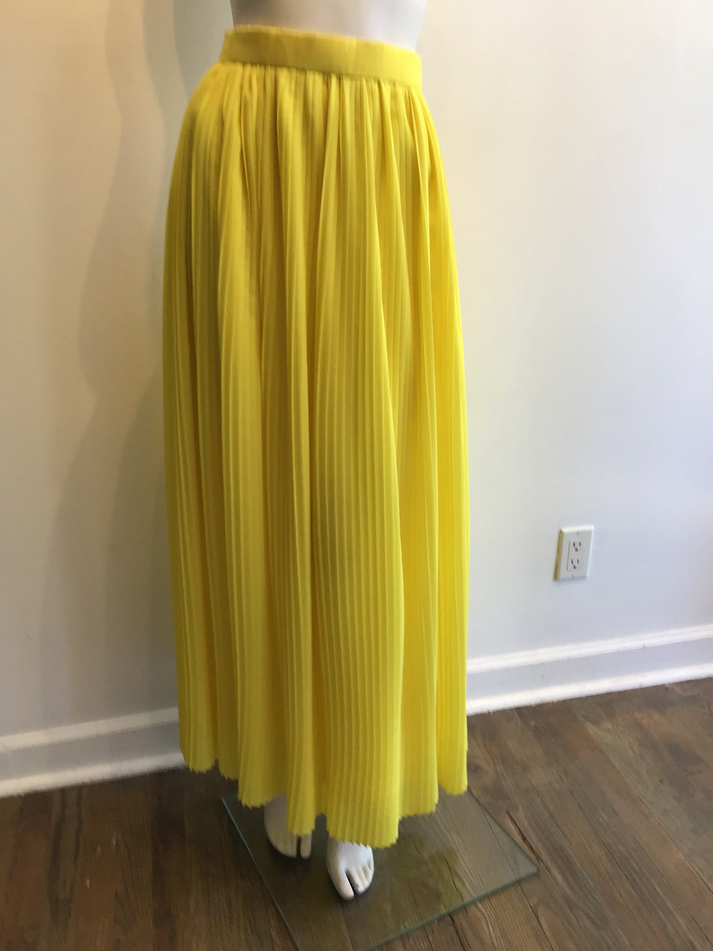1980’s Canary Yellow Mary O’Donnell Silk blend Pleated Skirt Size 3/4