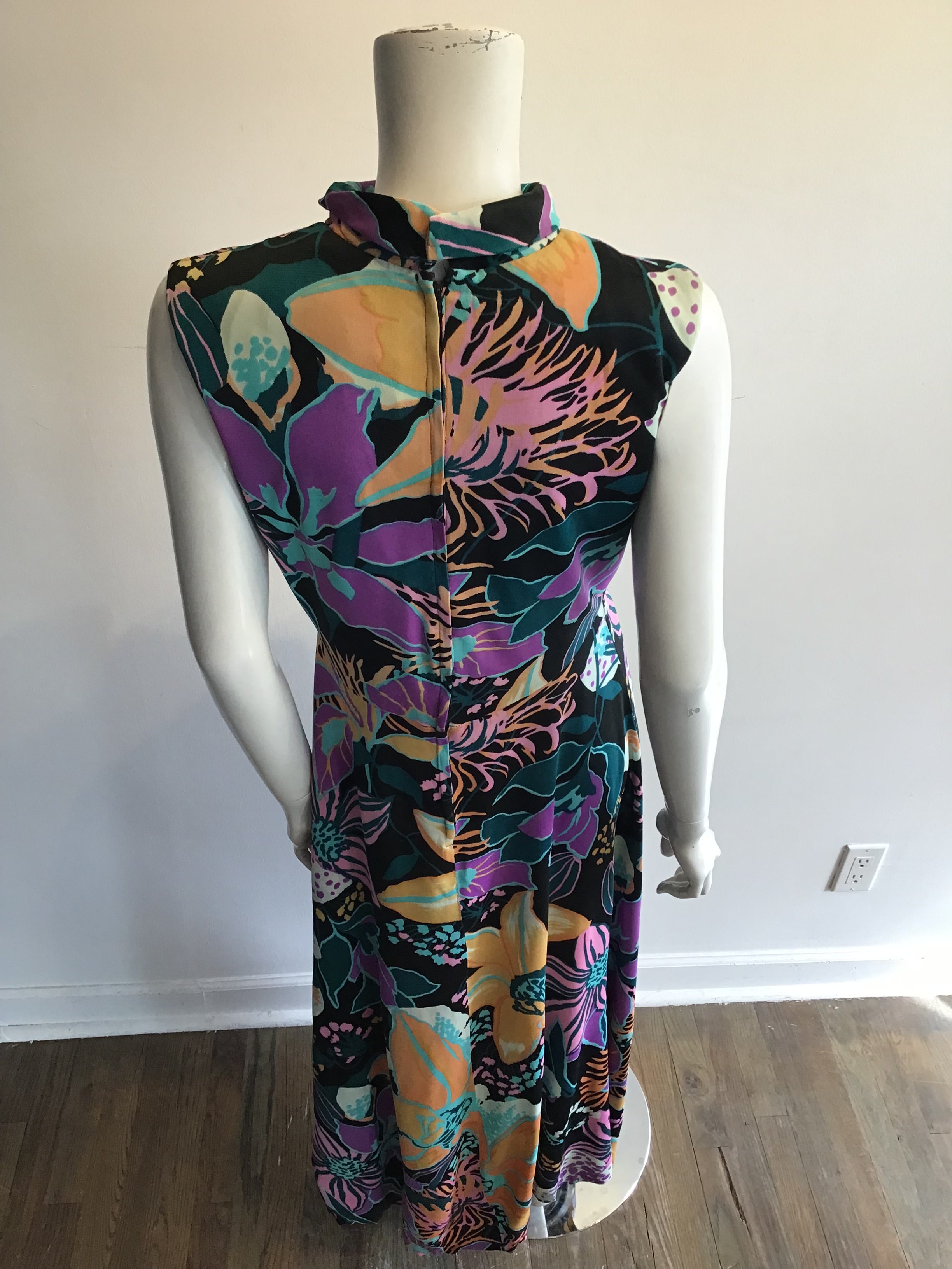 1970’s Black Floral Mock Turtleneck Polyester Maxi Dress Size 8/9