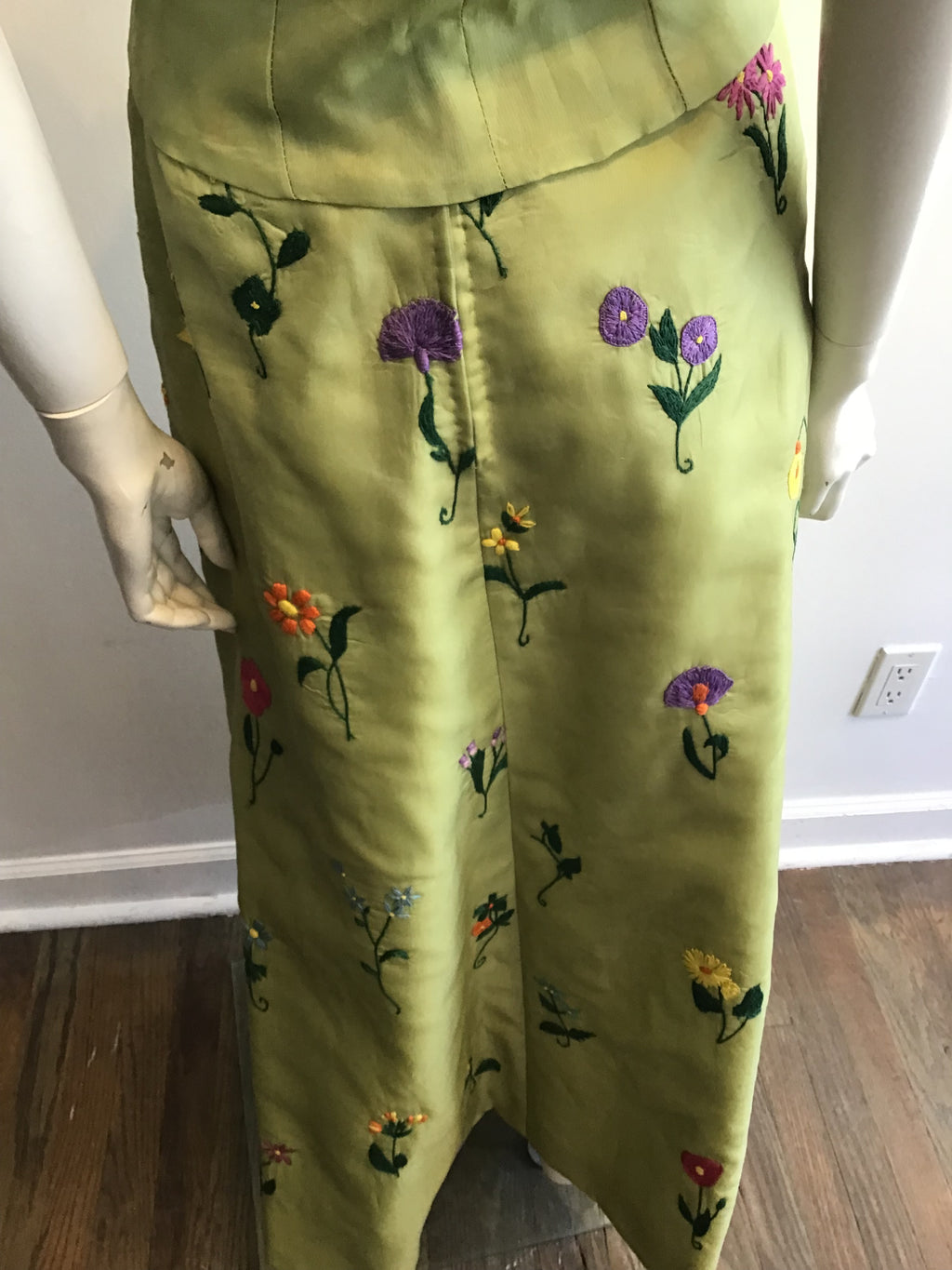 1980’s Celery Green 2 piece Silk Mary O’Donnell Evening Ensemble Size 2