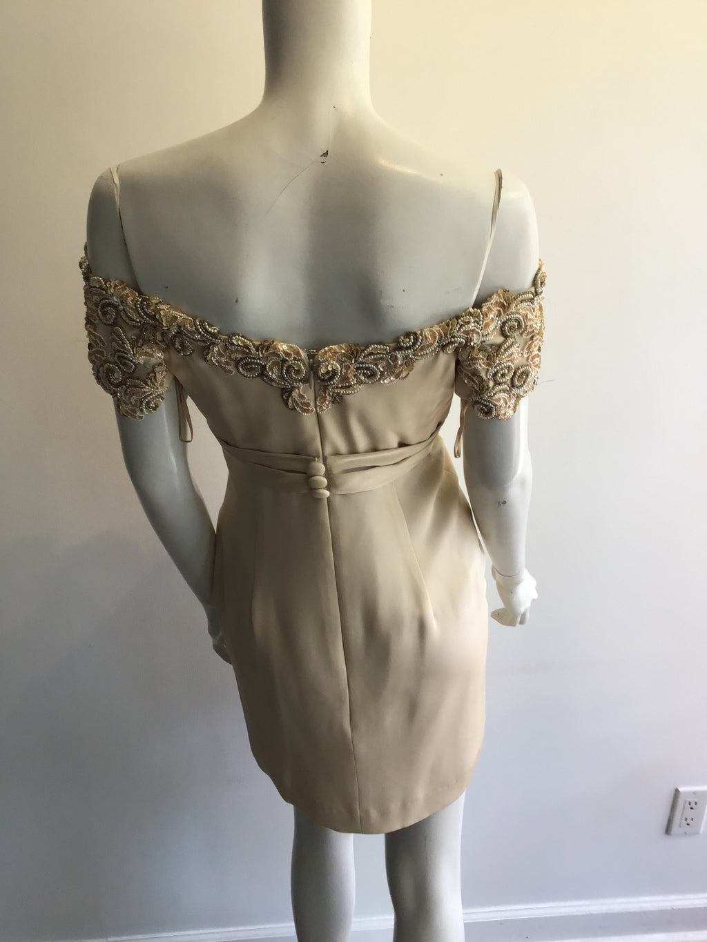 1980’s Silk Bette Bass Cream Cocktail Dress Size 6