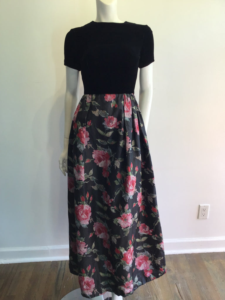1960S BLACK FLORAL SILK EVENING DRESS