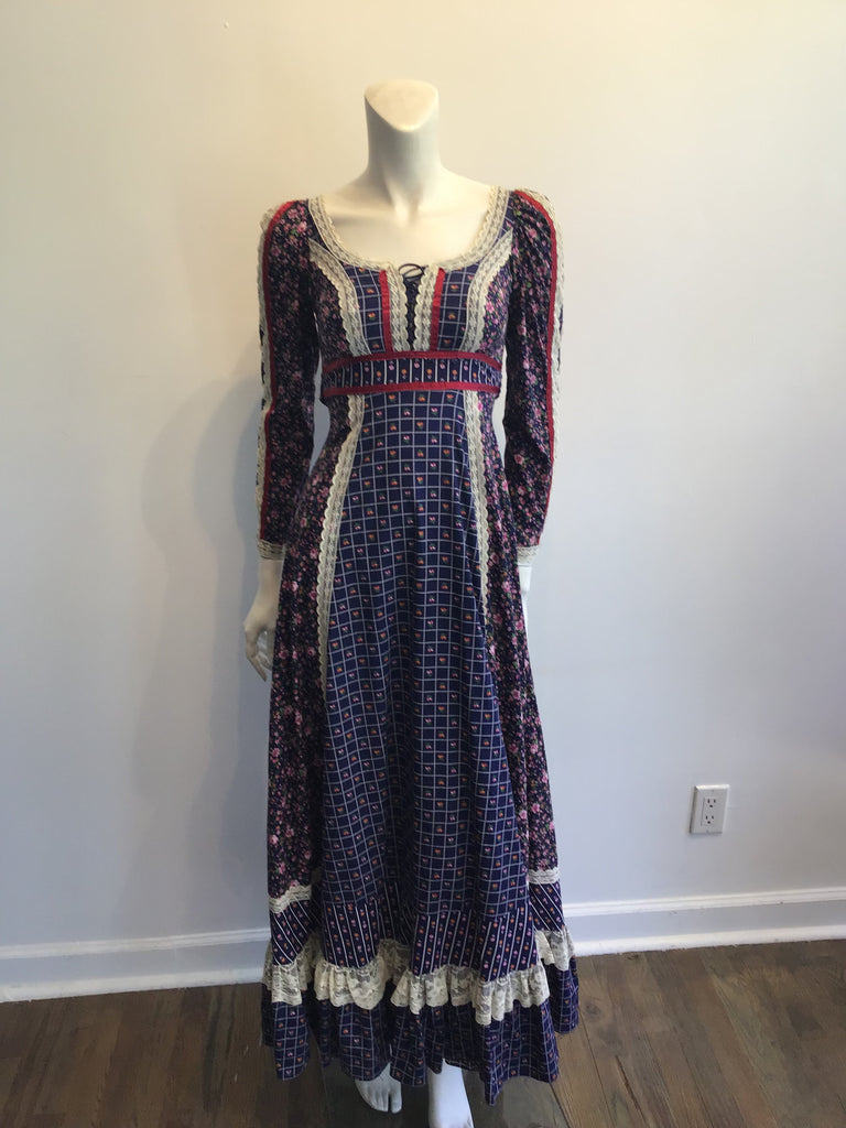 1970s Gunne Sax Blue and Pink Floral Cotton Prairie Dress Size 4