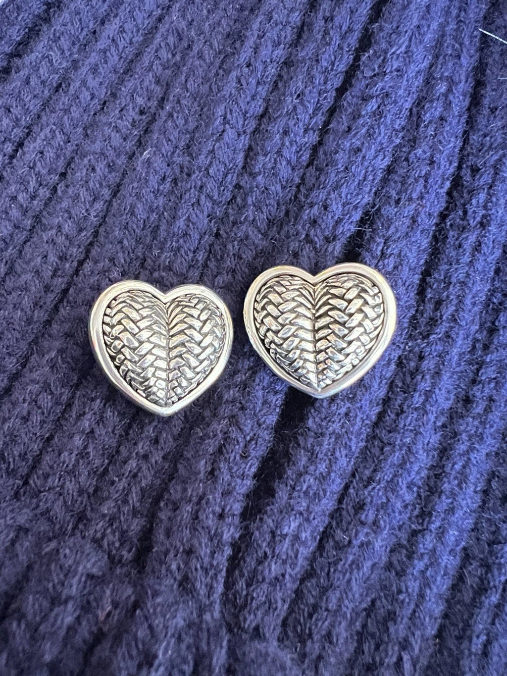 1996 BARRY KIESELSTEIN CORD STERLING SILVER OMEGA CLIP BRAIDED HEART EARRING