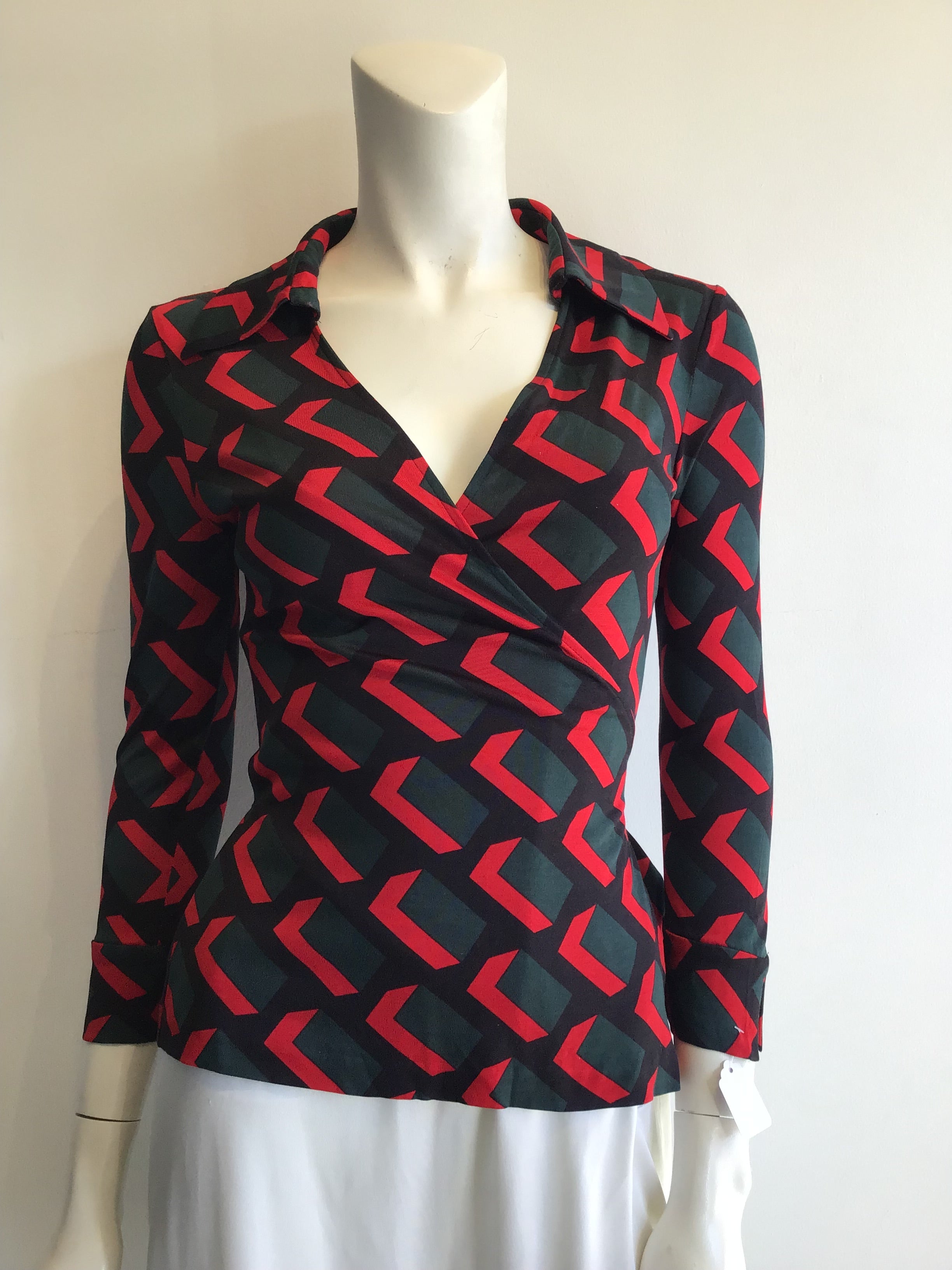 2000 Diane Von Fürstenberg Red and Black Top Size 6