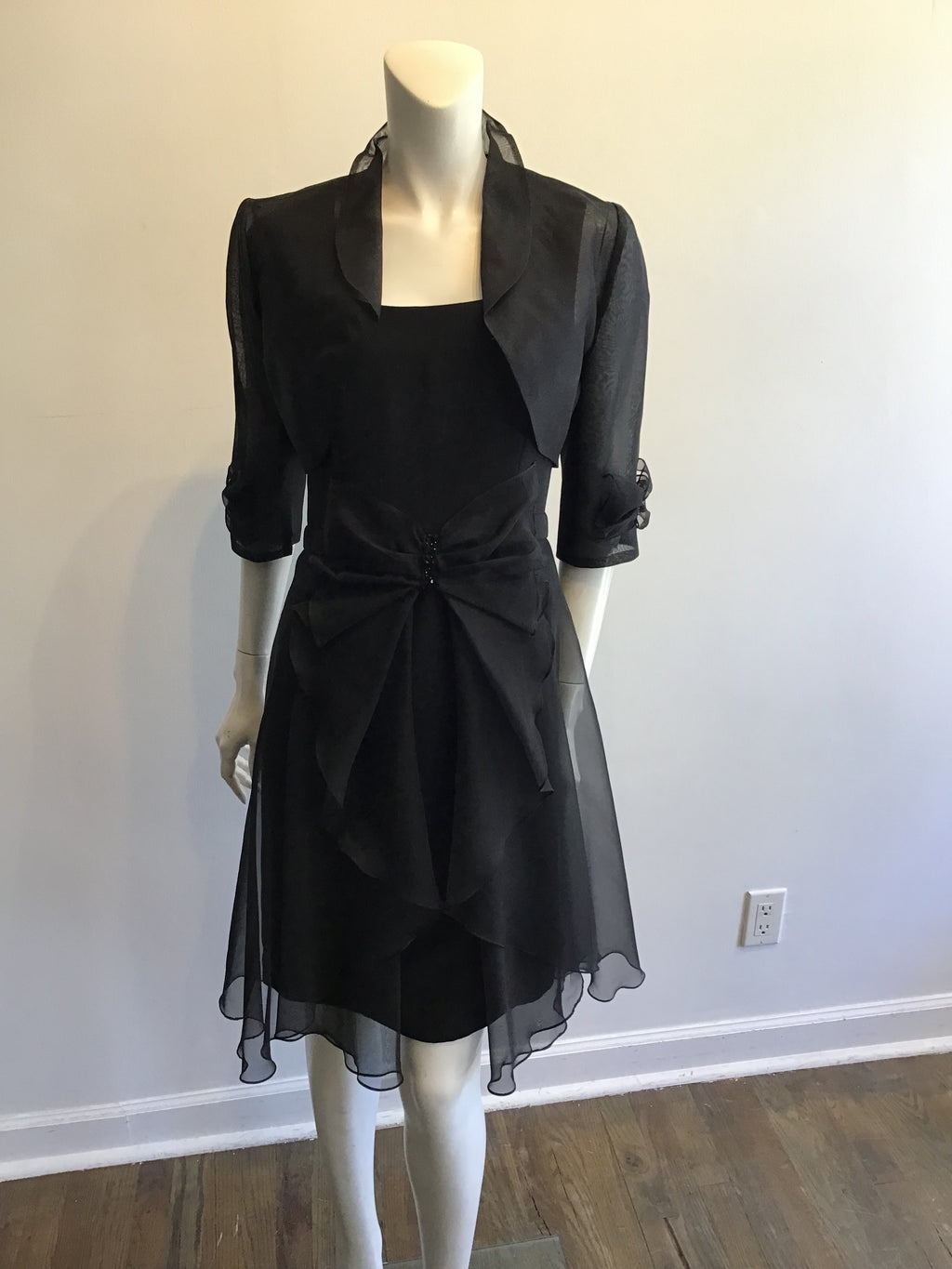 1990’s A Exclusive Black Crepe Cocktail Dress with Bolero Size 8