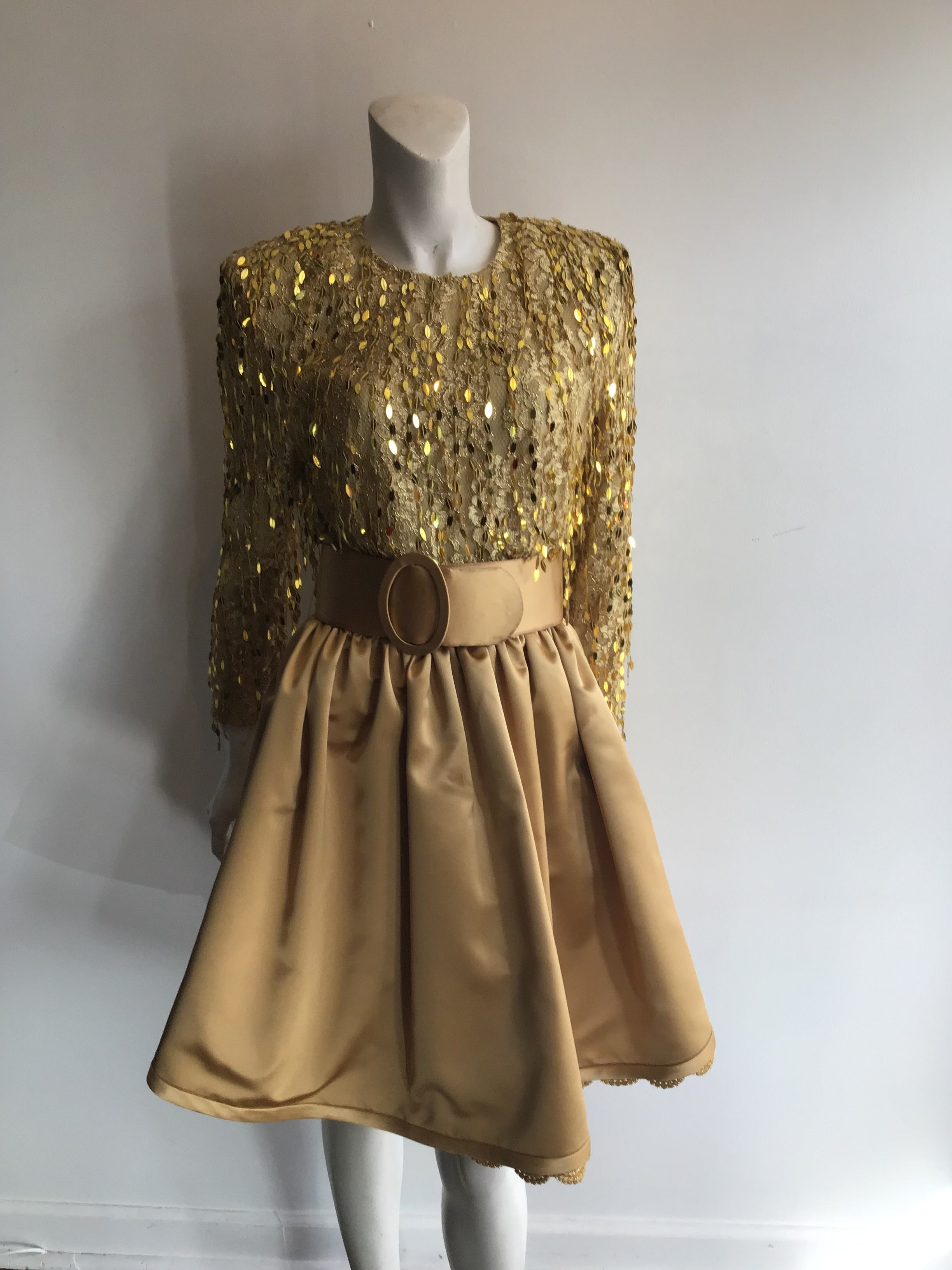 1991 Bill Blass Gold Rayon Blend Sequined Dress Size 8