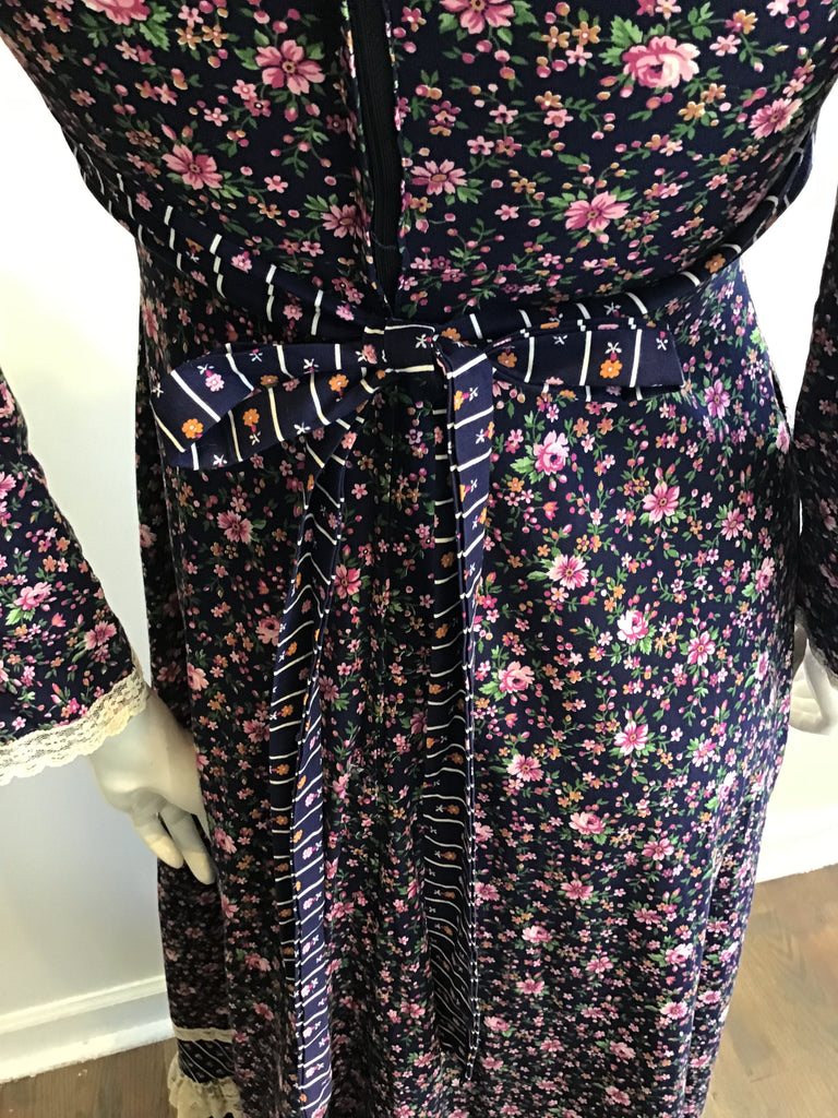 1970s Gunne Sax Blue and Pink Floral Cotton Prairie Dress Size 4