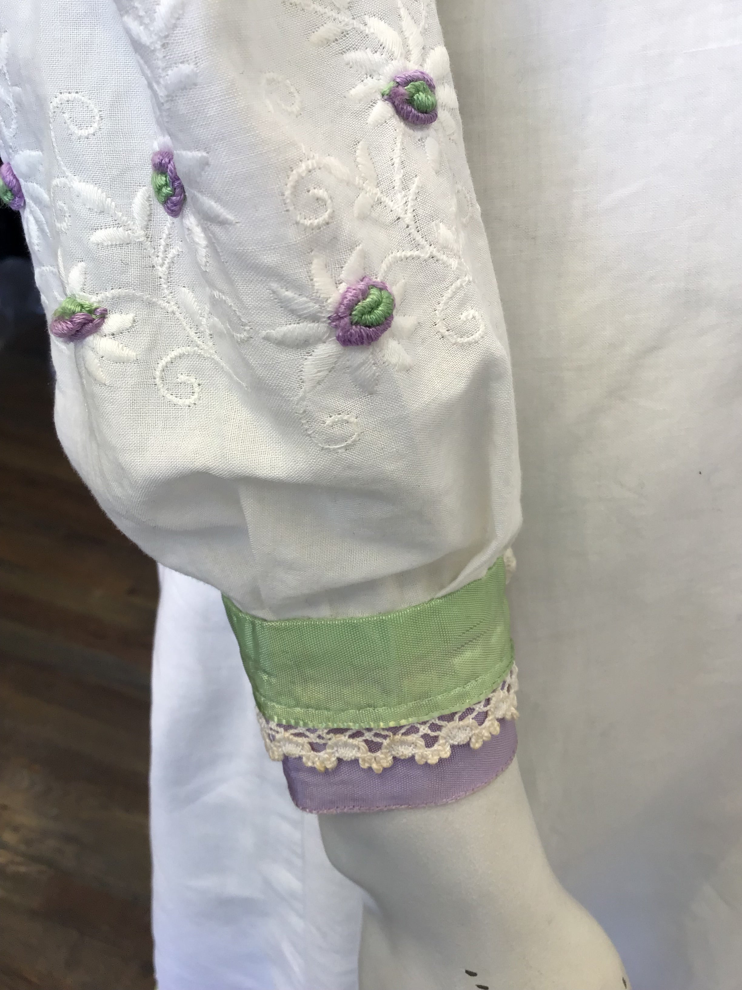 1970’s White Cotton Mary O’Donnell Embroidered Day Dress Size 4