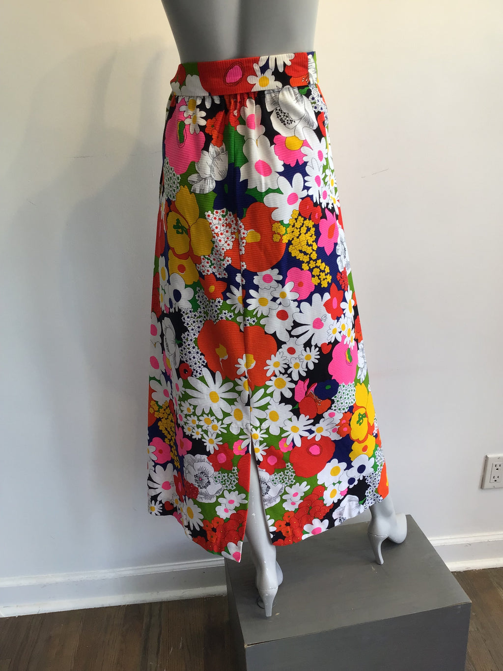 1970s Multicolor Floral Cotton Maxi Skirt Size 12
