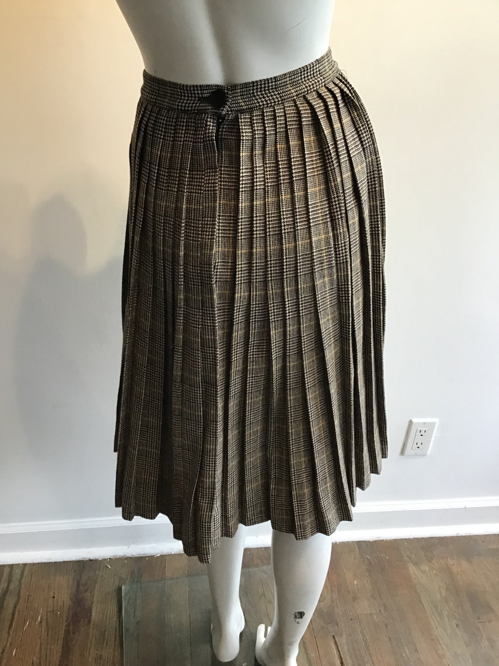 1960’s Wool Plaid Kilt Skirt Size 8