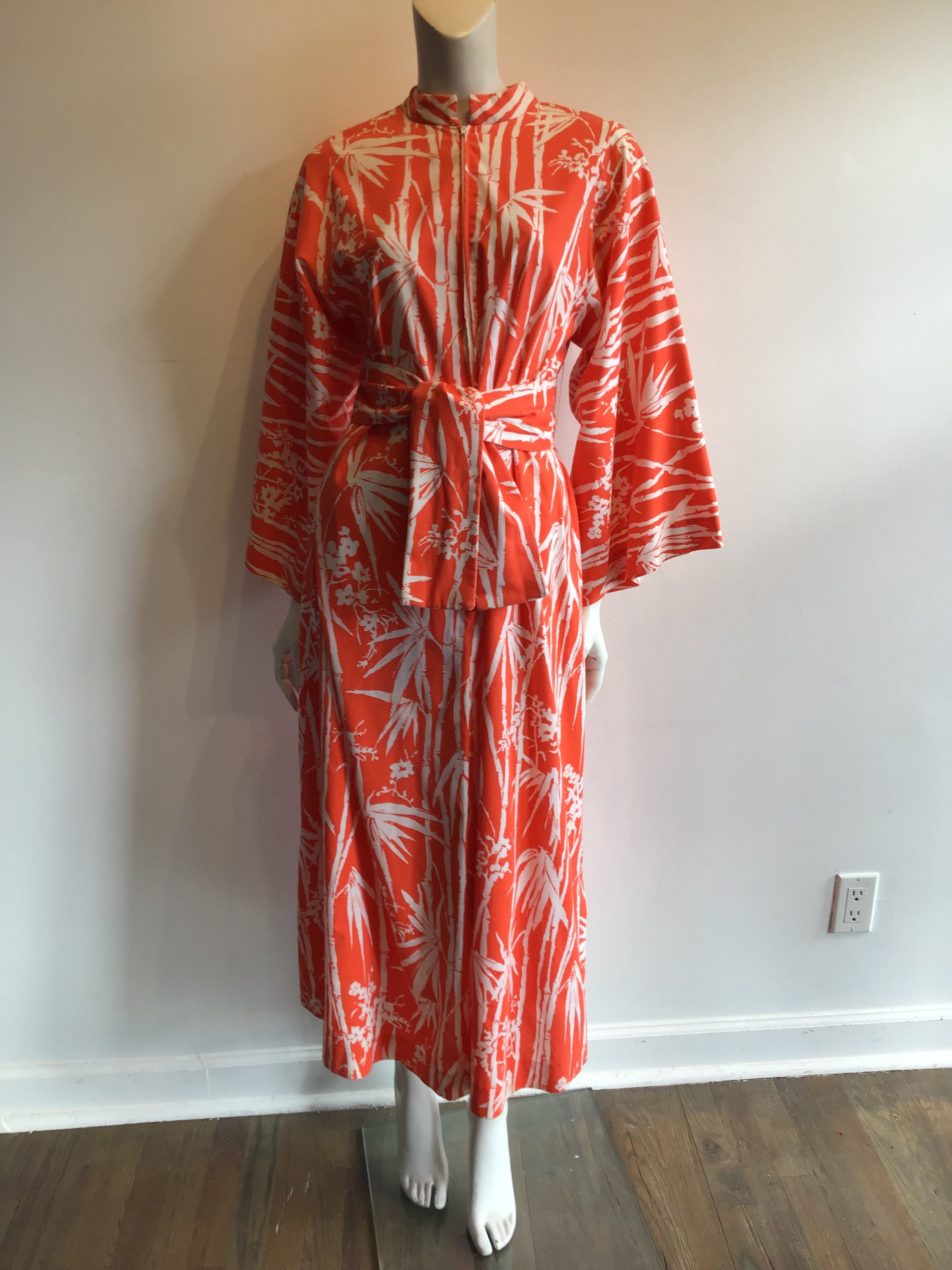 1960s Bergdorf Orange and White Caftan Size Up to 12