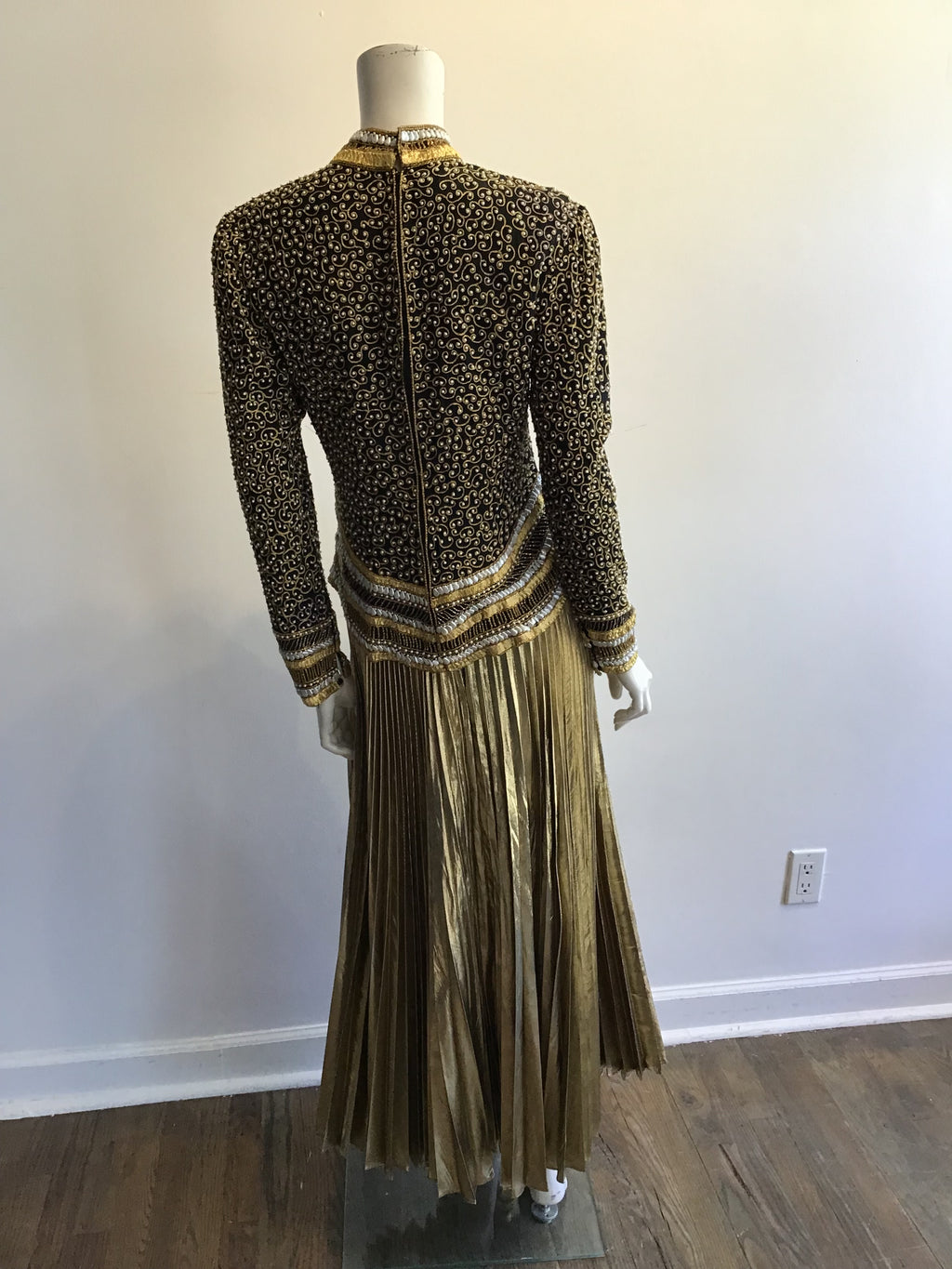 1980’s Black,Gold and Silver Beaded Evening Top Size 8
