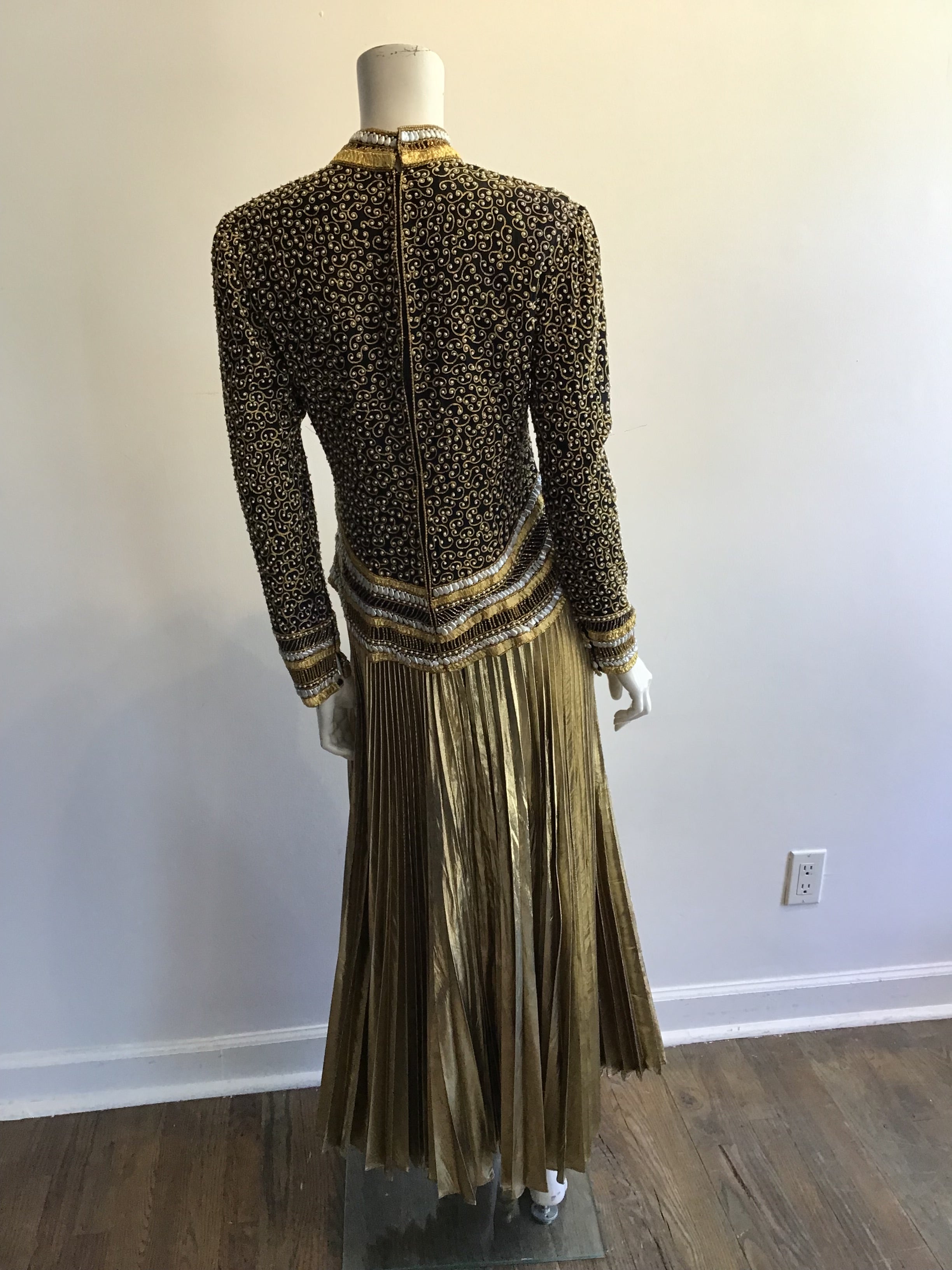 1980’s Black,Gold and Silver Beaded Evening Top Size 8