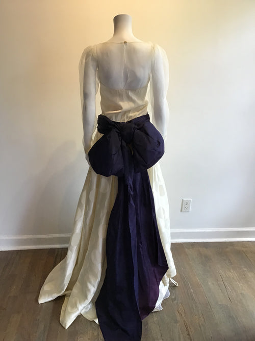 Late 1970’s white Silk Blend Evening Dress with Navy Sash Size 4