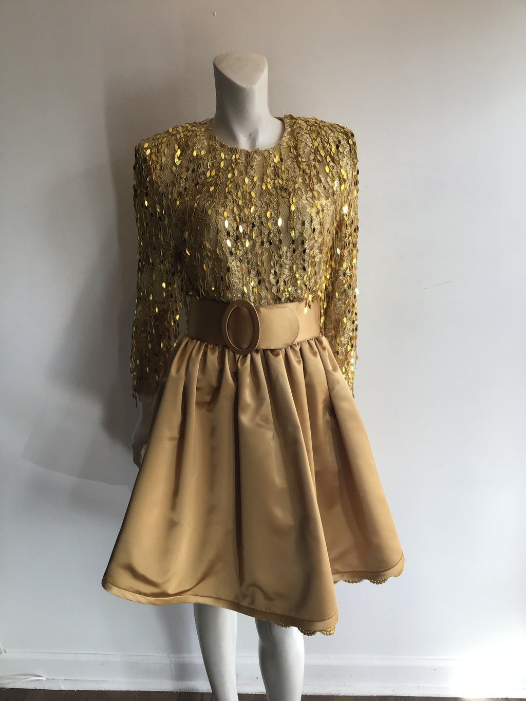 1991 Bill Blass Gold Rayon Blend Sequined Dress Size 8
