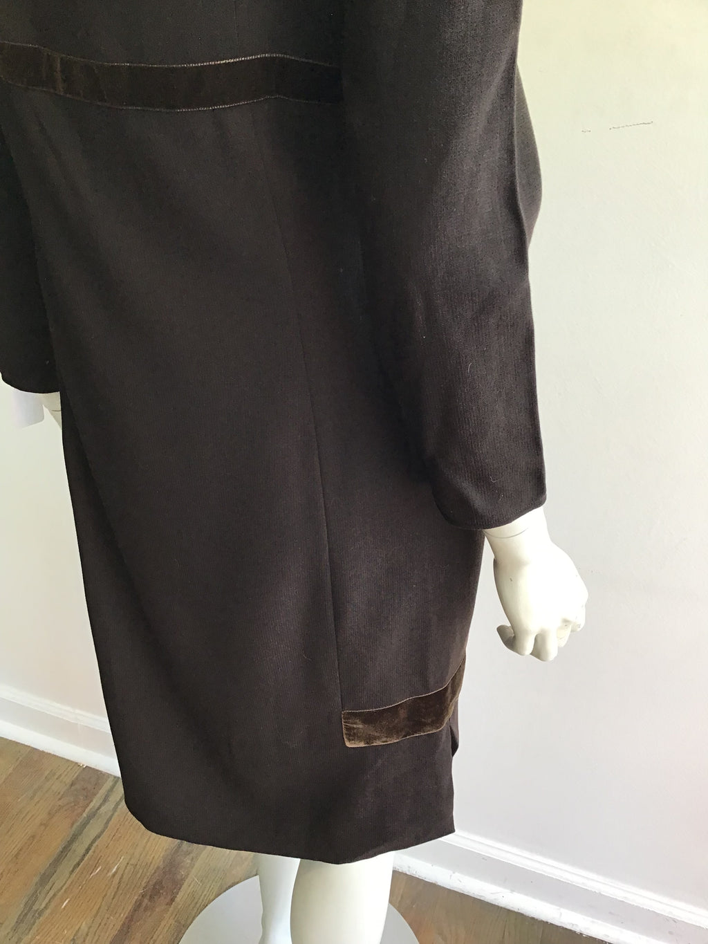 1980’s Brown Wool Crepe Cocktail Dress Size 8