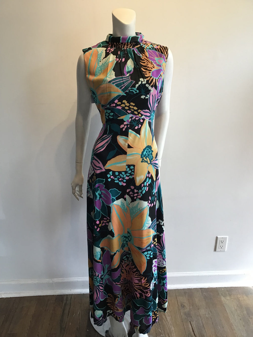 1970’s Black Floral Mock Turtleneck Polyester Maxi Dress Size 8/9