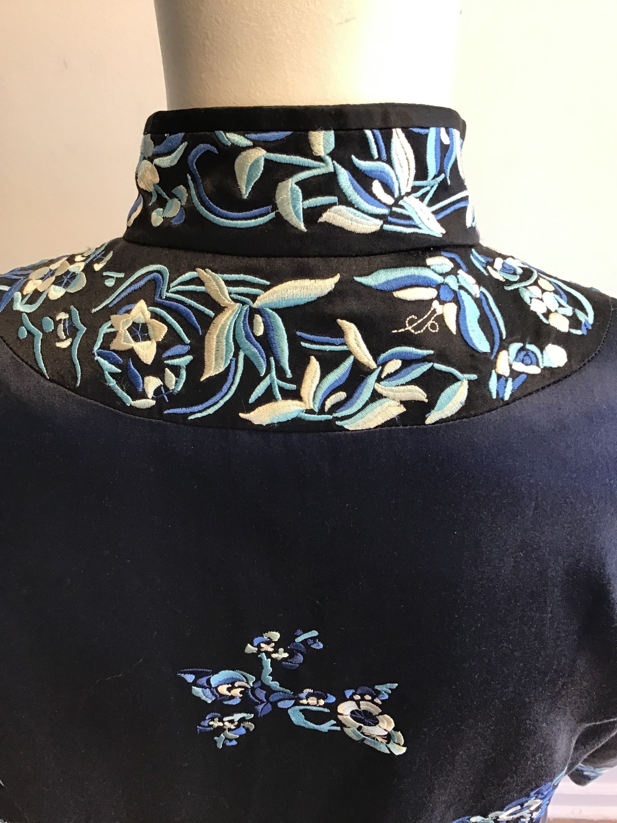 1990’s Ralph Lauren Embroidered Blue Silk Chinese Style Jacket Size 10
