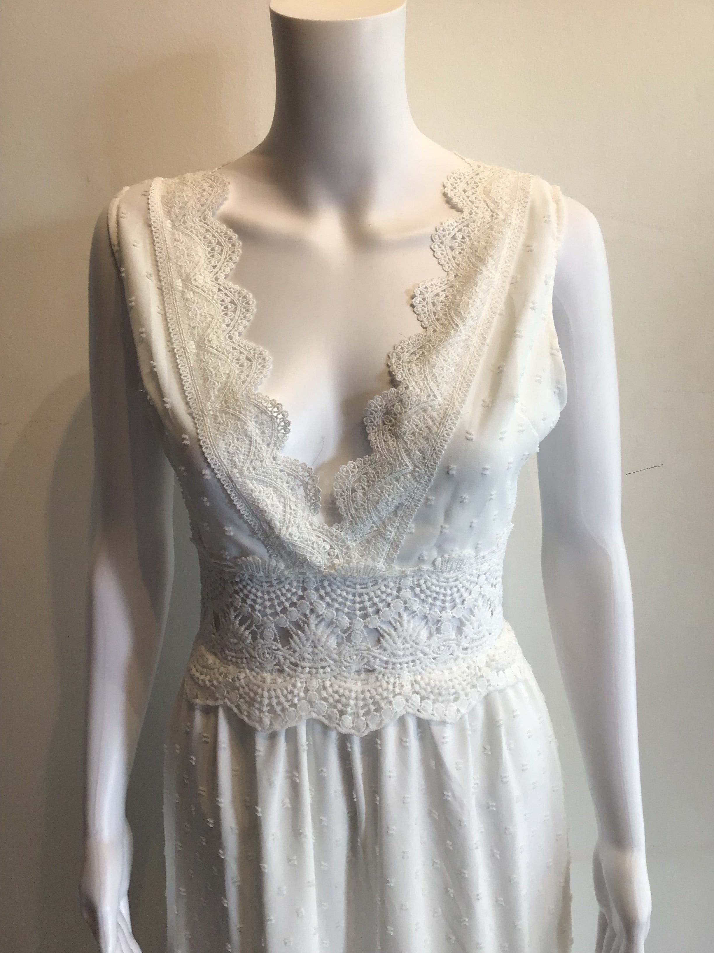 2000’s White Cotton and Lace Maxi Dress Size 8
