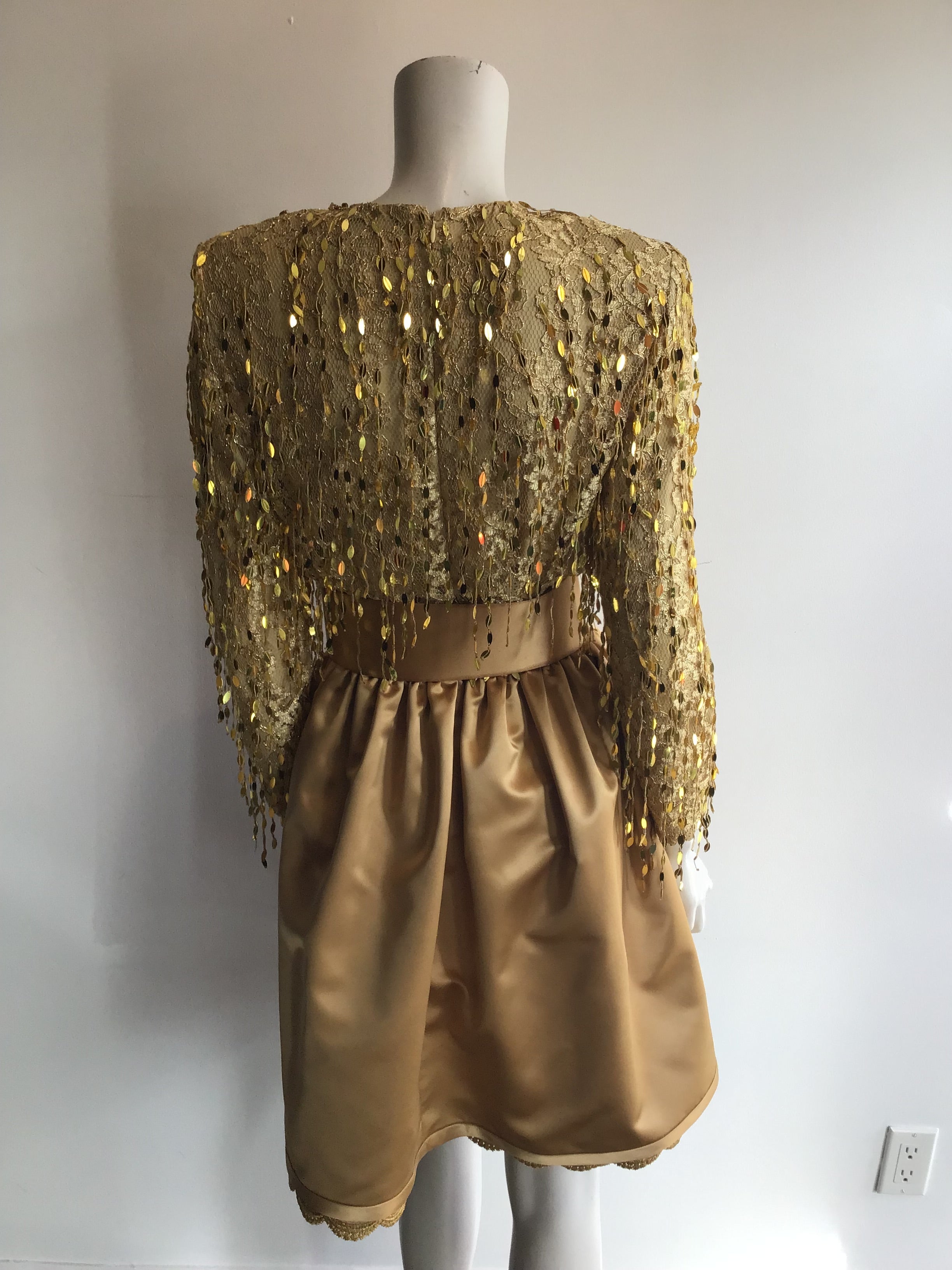 1991 Bill Blass Gold Rayon Blend Sequined Dress Size 8