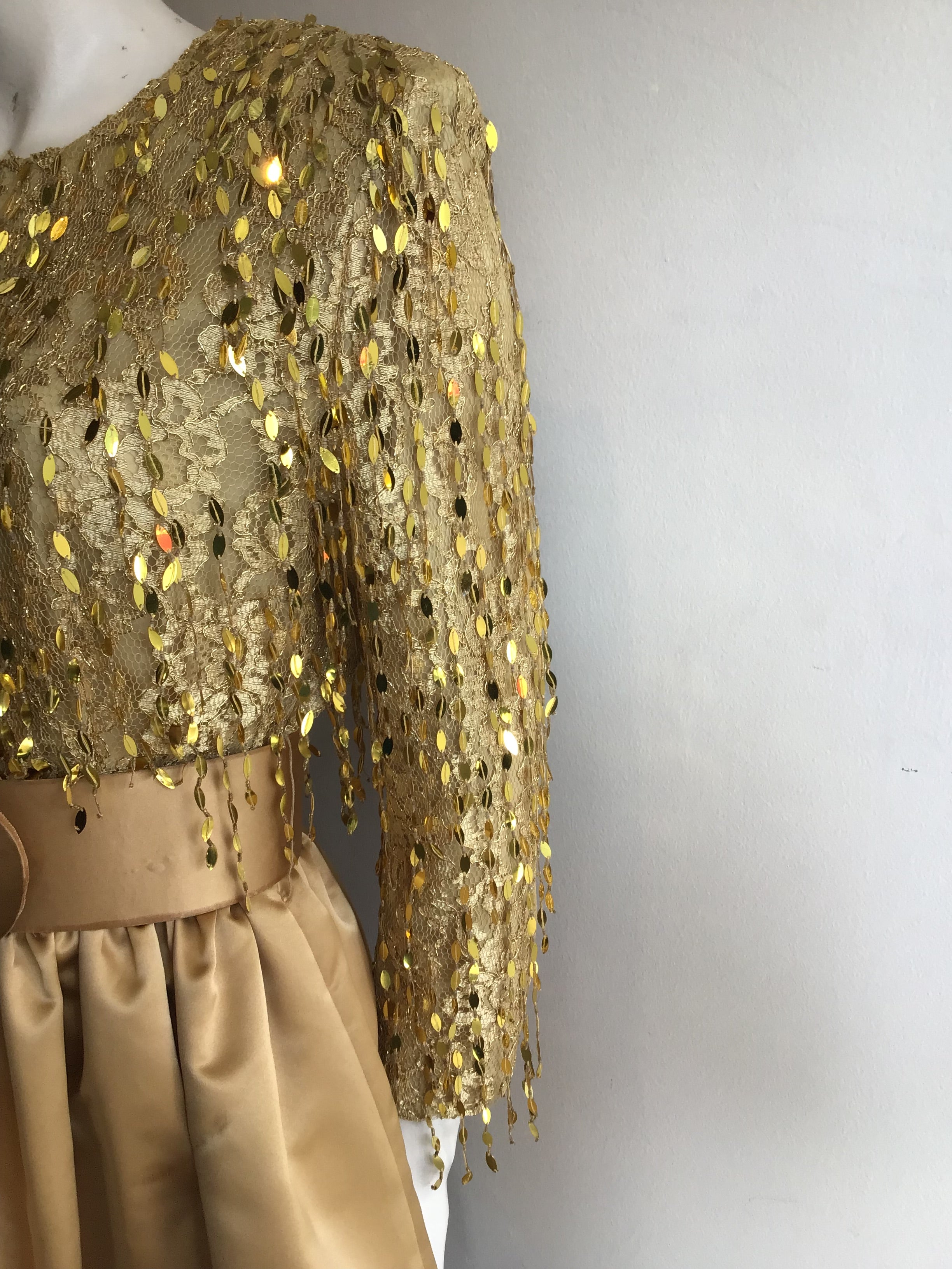 1991 Bill Blass Gold Rayon Blend Sequined Dress Size 8