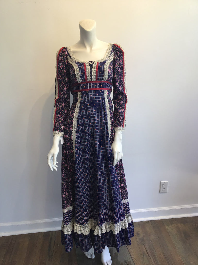 1970s Gunne Sax Blue and Pink Floral Cotton Prairie Dress Size 4
