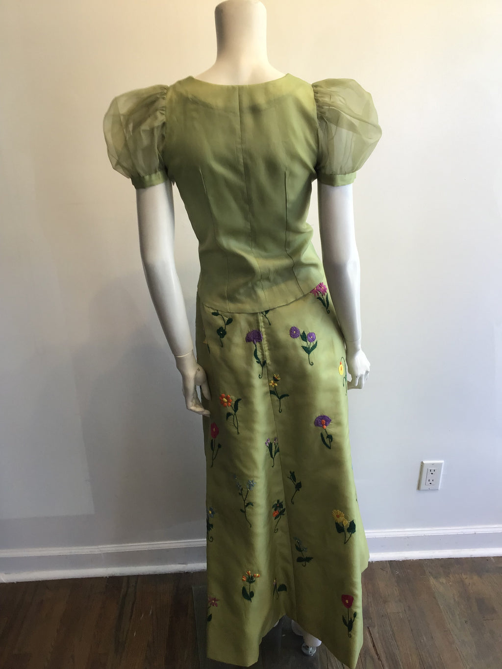1980’s Celery Green 2 piece Silk Mary O’Donnell Evening Ensemble Size 2