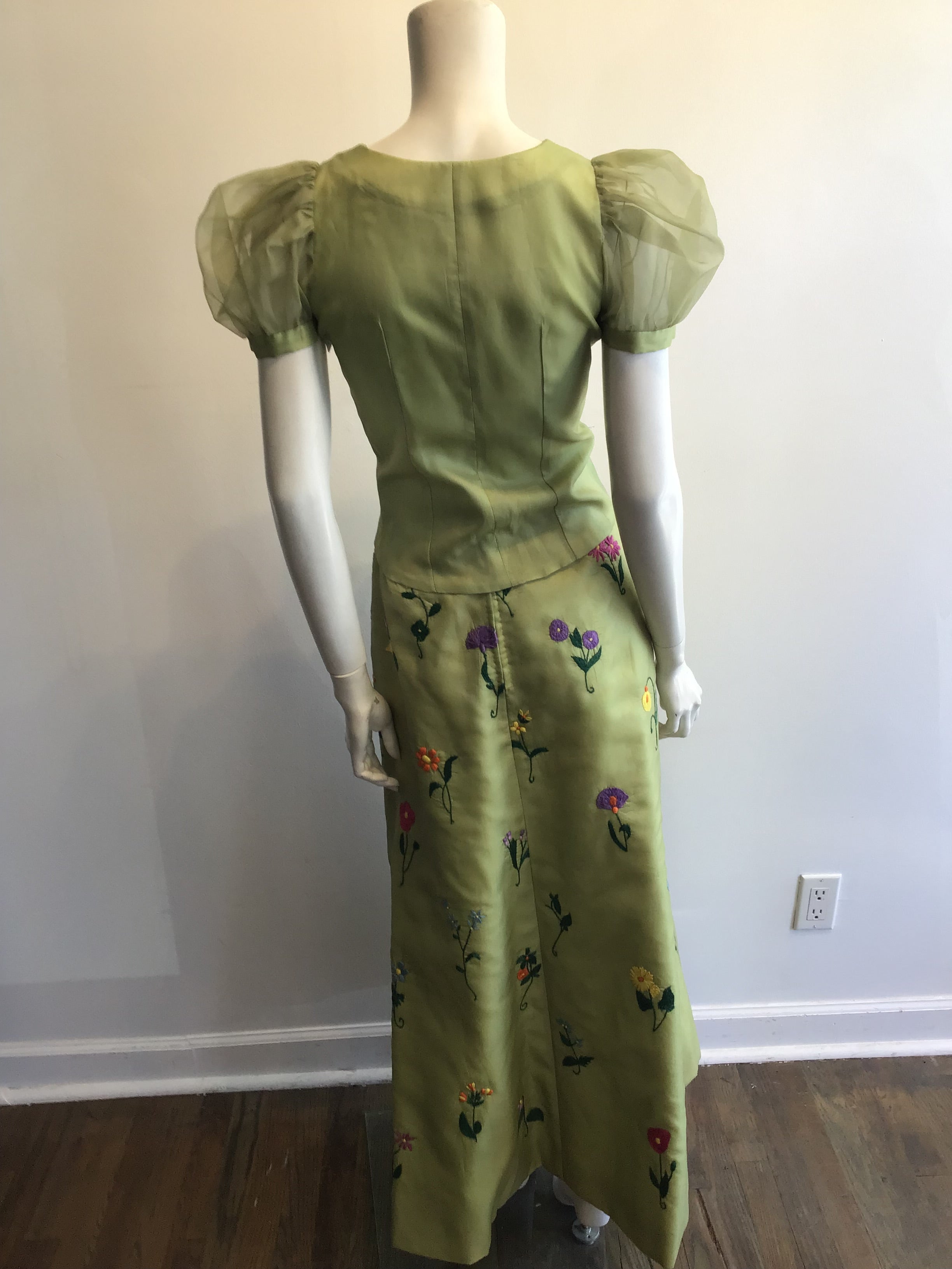 1980’s Celery Green 2 piece Silk Mary O’Donnell Evening Ensemble Size 2