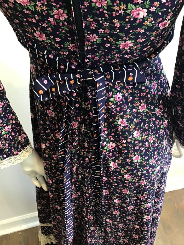 1970s Gunne Sax Blue and Pink Floral Cotton Prairie Dress Size 4