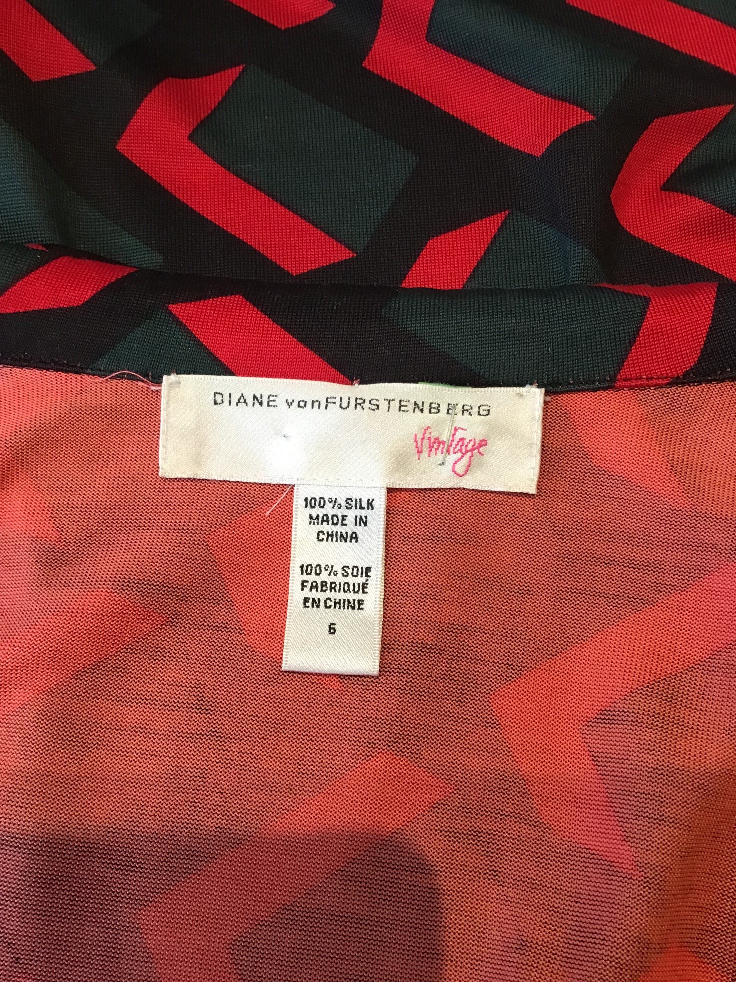 2000 Diane Von Fürstenberg Red and Black Top Size 6