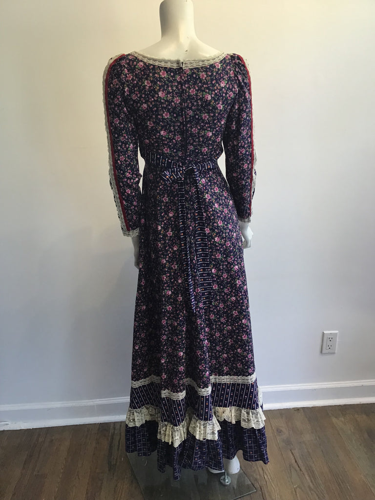 1970s Gunne Sax Blue and Pink Floral Cotton Prairie Dress Size 4