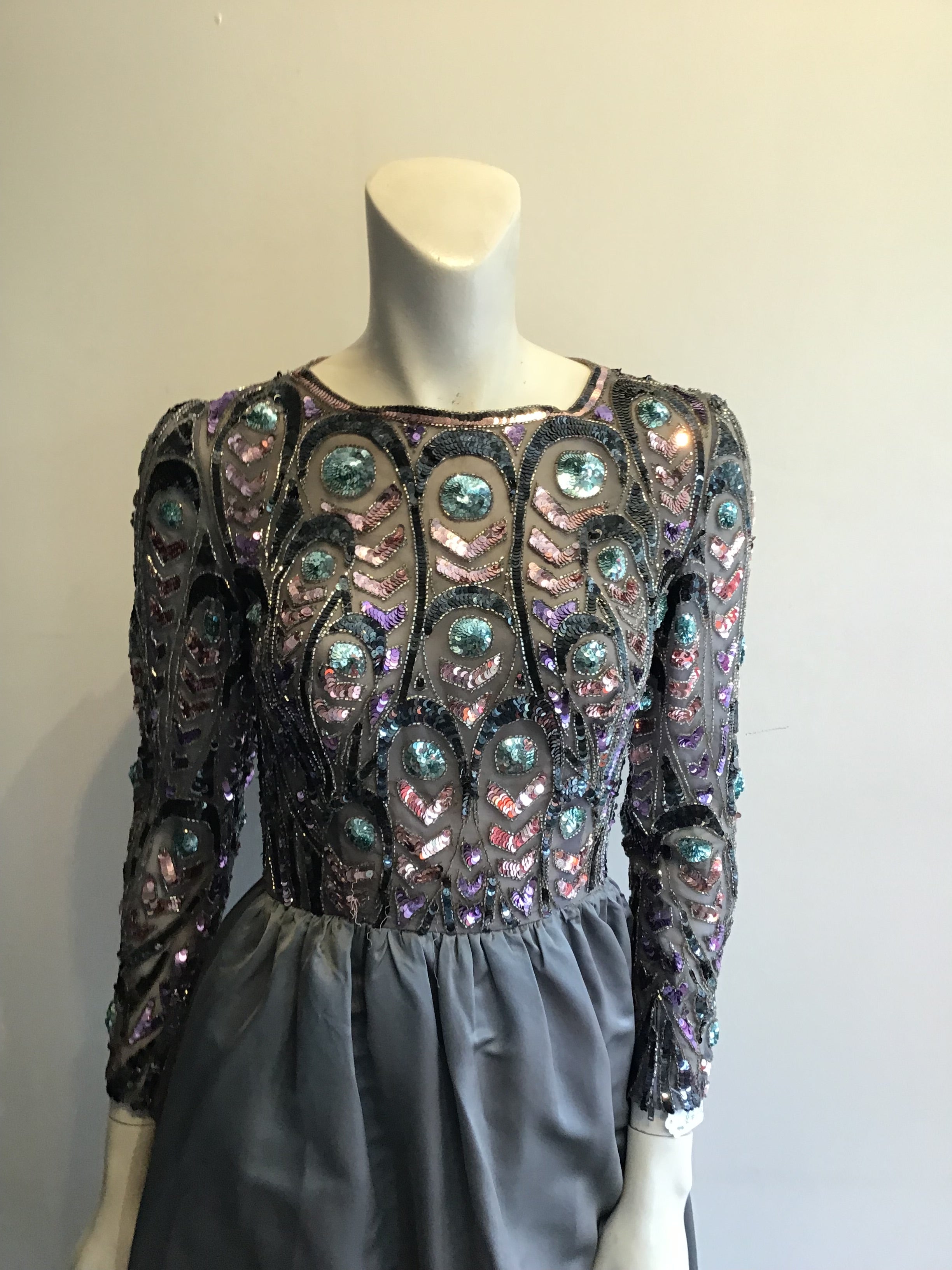 1970’s Silk Sequins Gray Victoria Royal LTD Evening Dress Size 4
