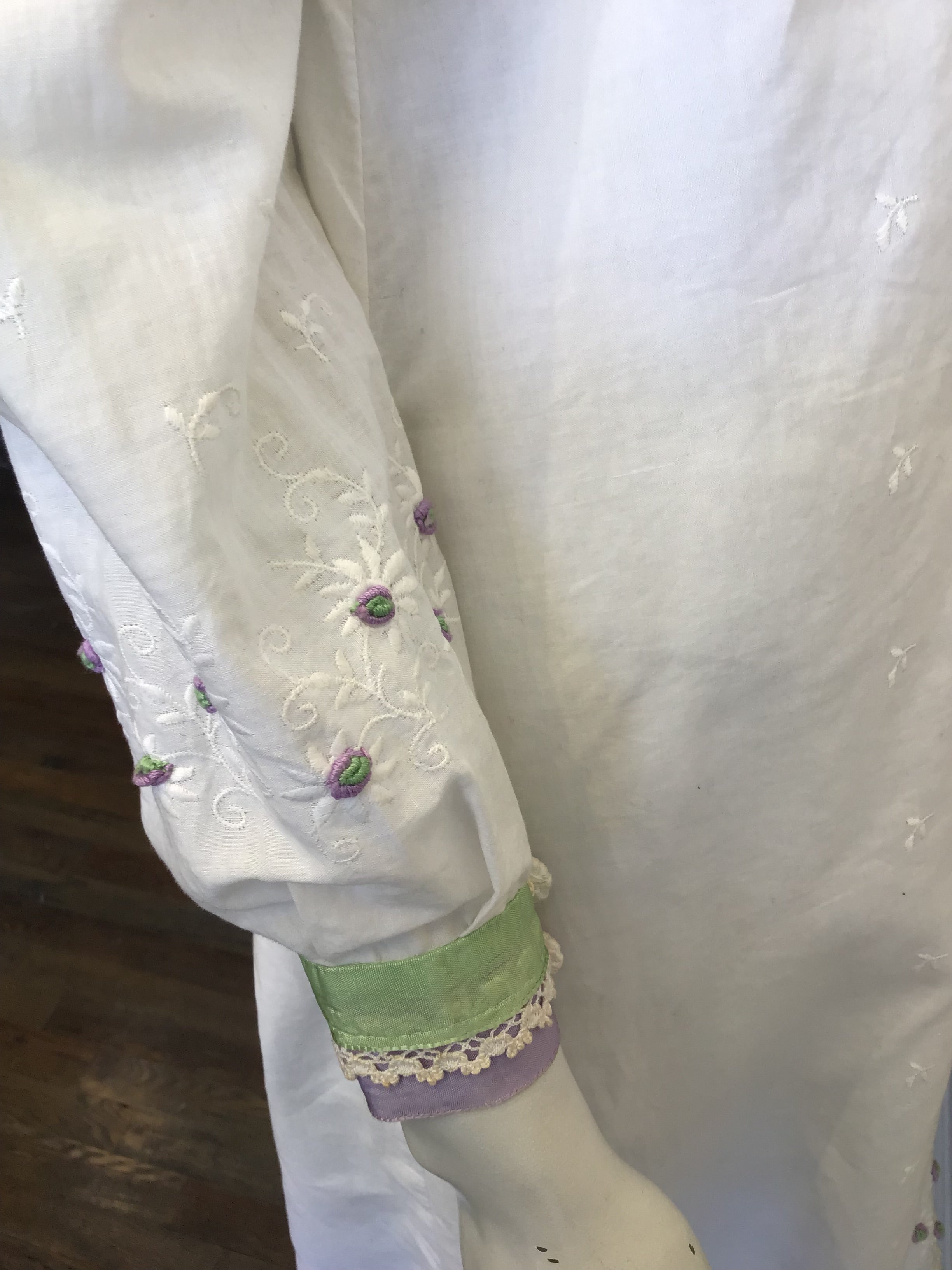 1970’s White Cotton Mary O’Donnell Embroidered Day Dress Size 4