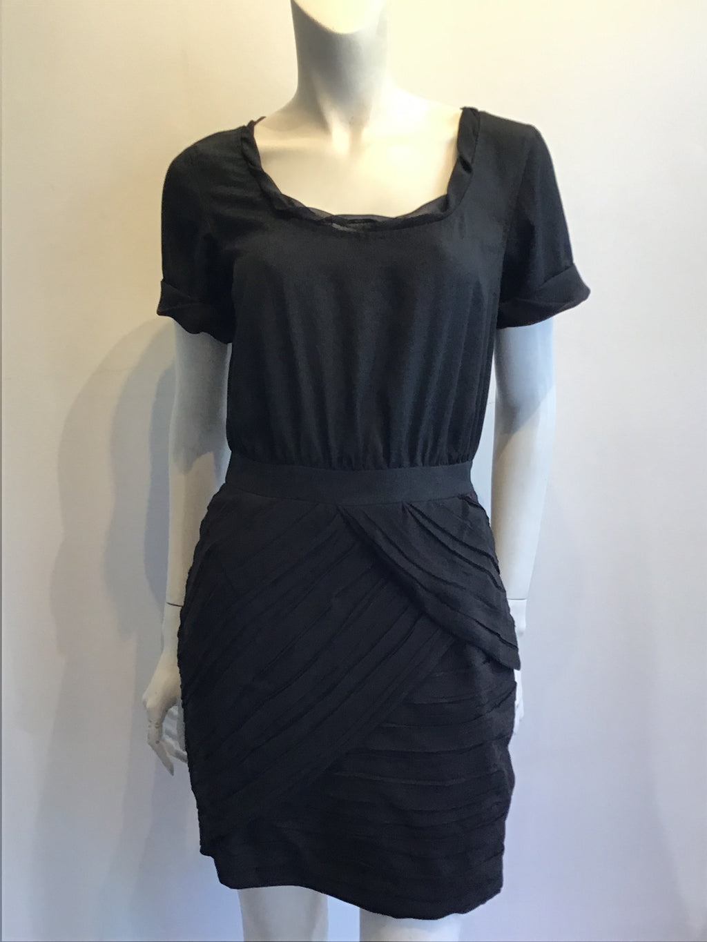 1980s Black Polyester Pleated Diane Von Fürstenberg Dress Size 8