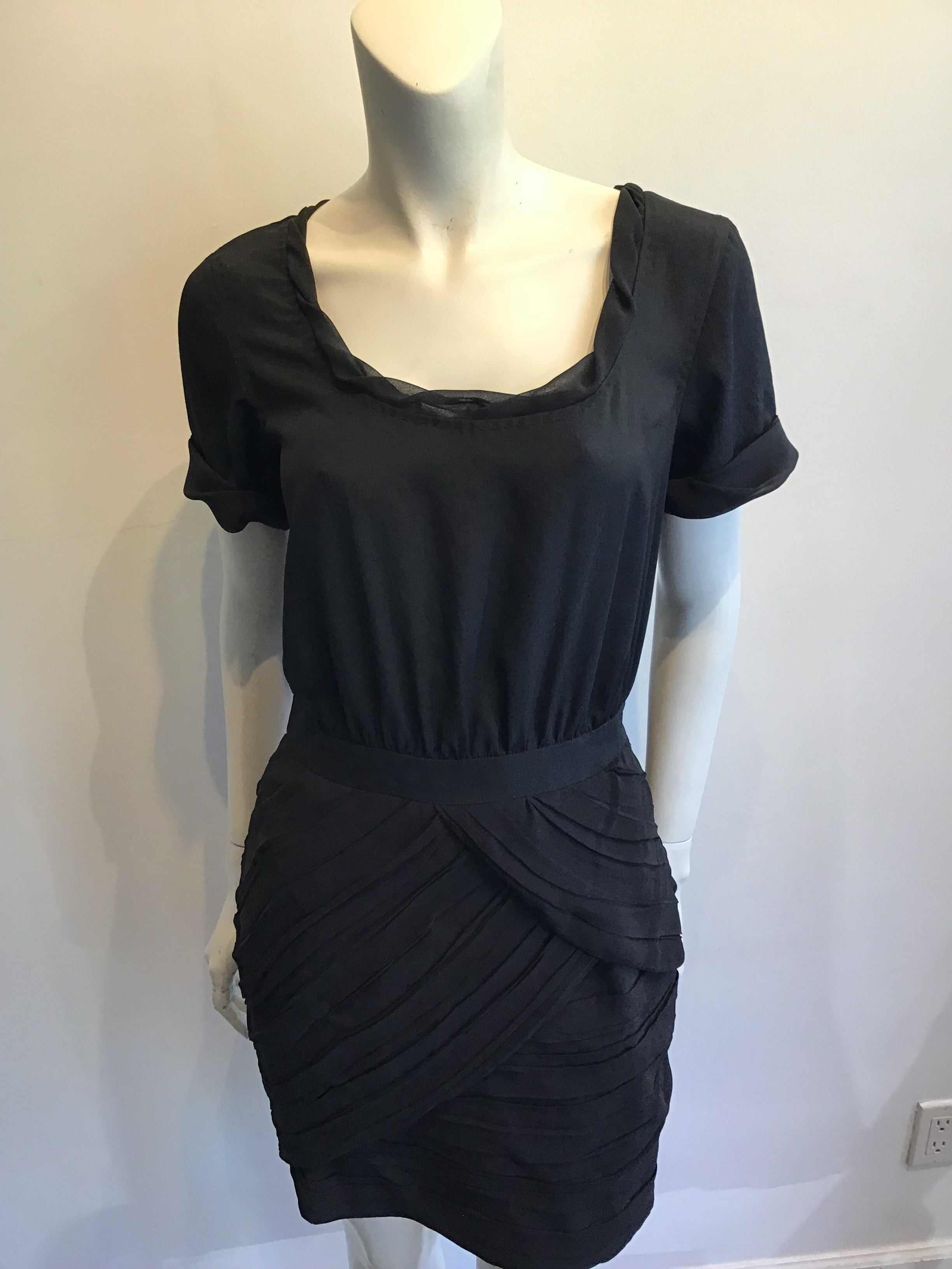 1980s Black Polyester Pleated Diane Von Fürstenberg Dress Size 8