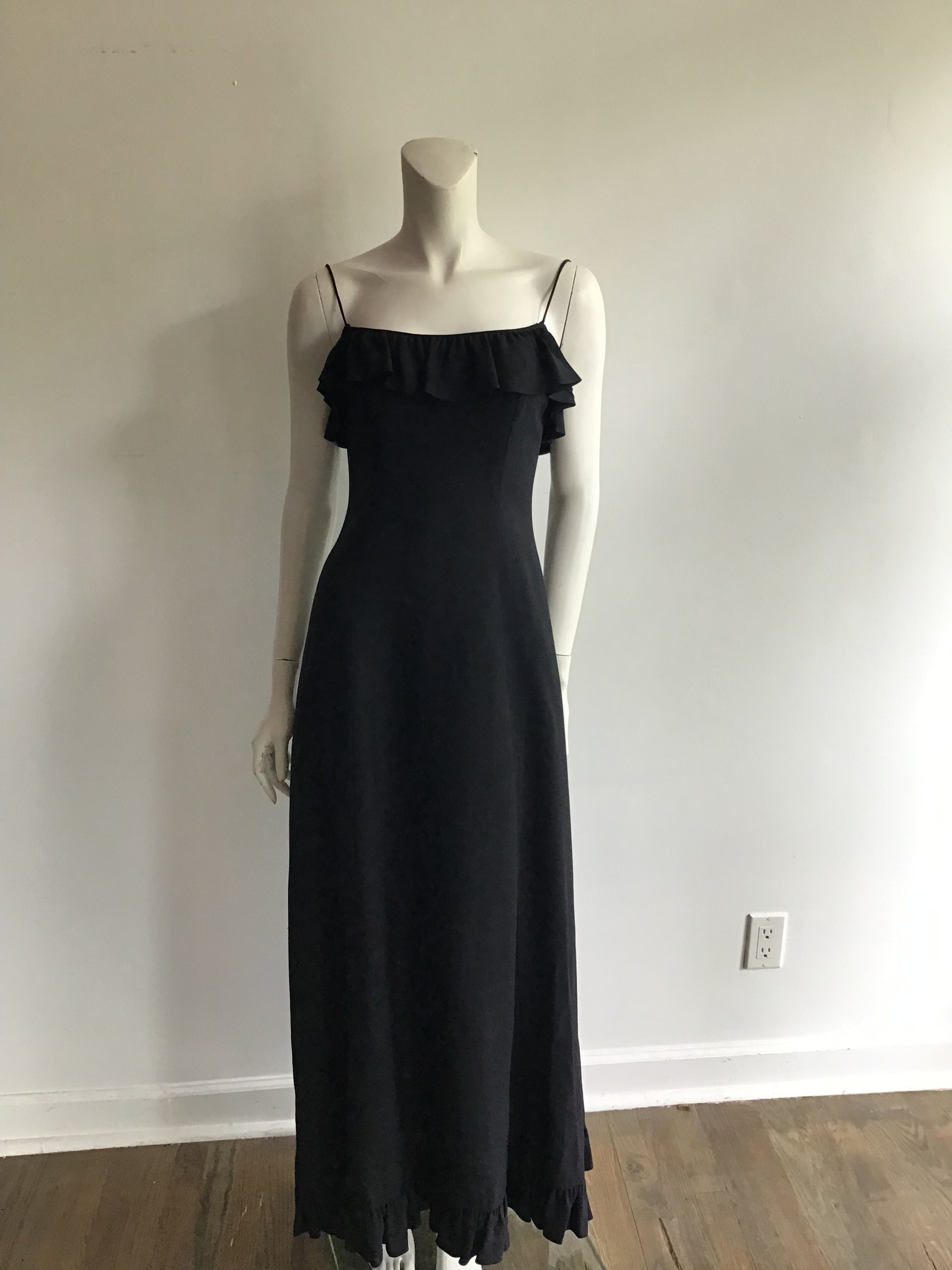 Late 1930s Silk Crepe Gown with Matching Cape Size 8