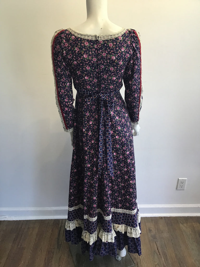 1970s Gunne Sax Blue and Pink Floral Cotton Prairie Dress Size 4