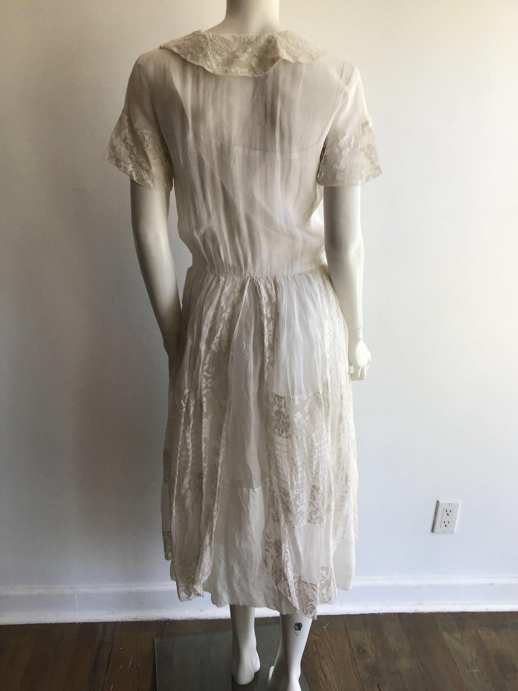 1918 White Cotton Lawn Dress Size 8