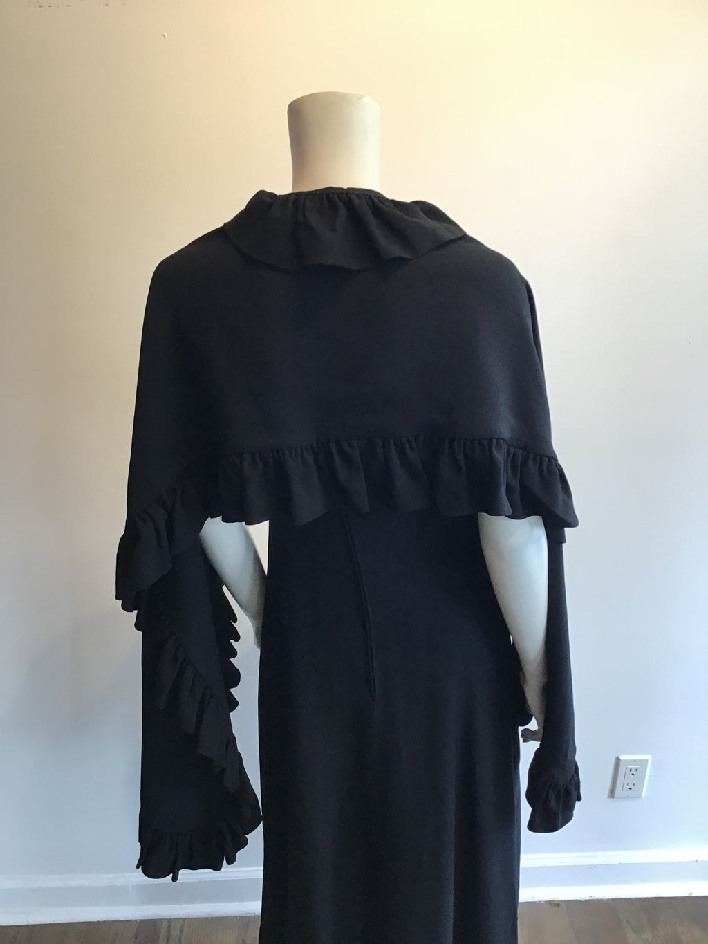 Late 1930s Silk Crepe Gown with Matching Cape Size 8
