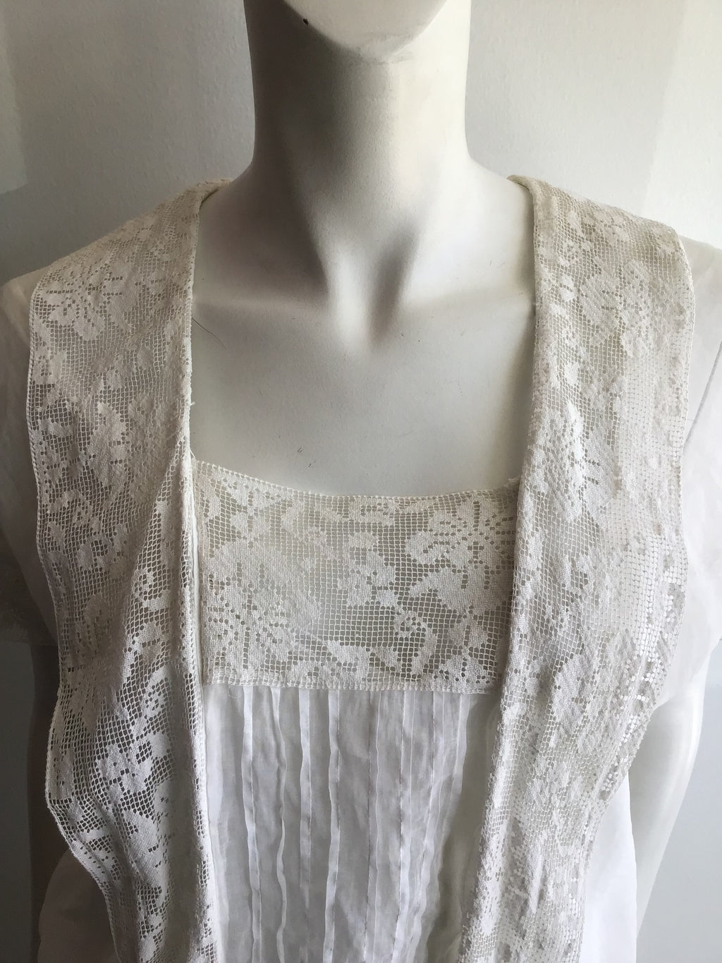 1918 White Cotton Lawn Dress Size 8