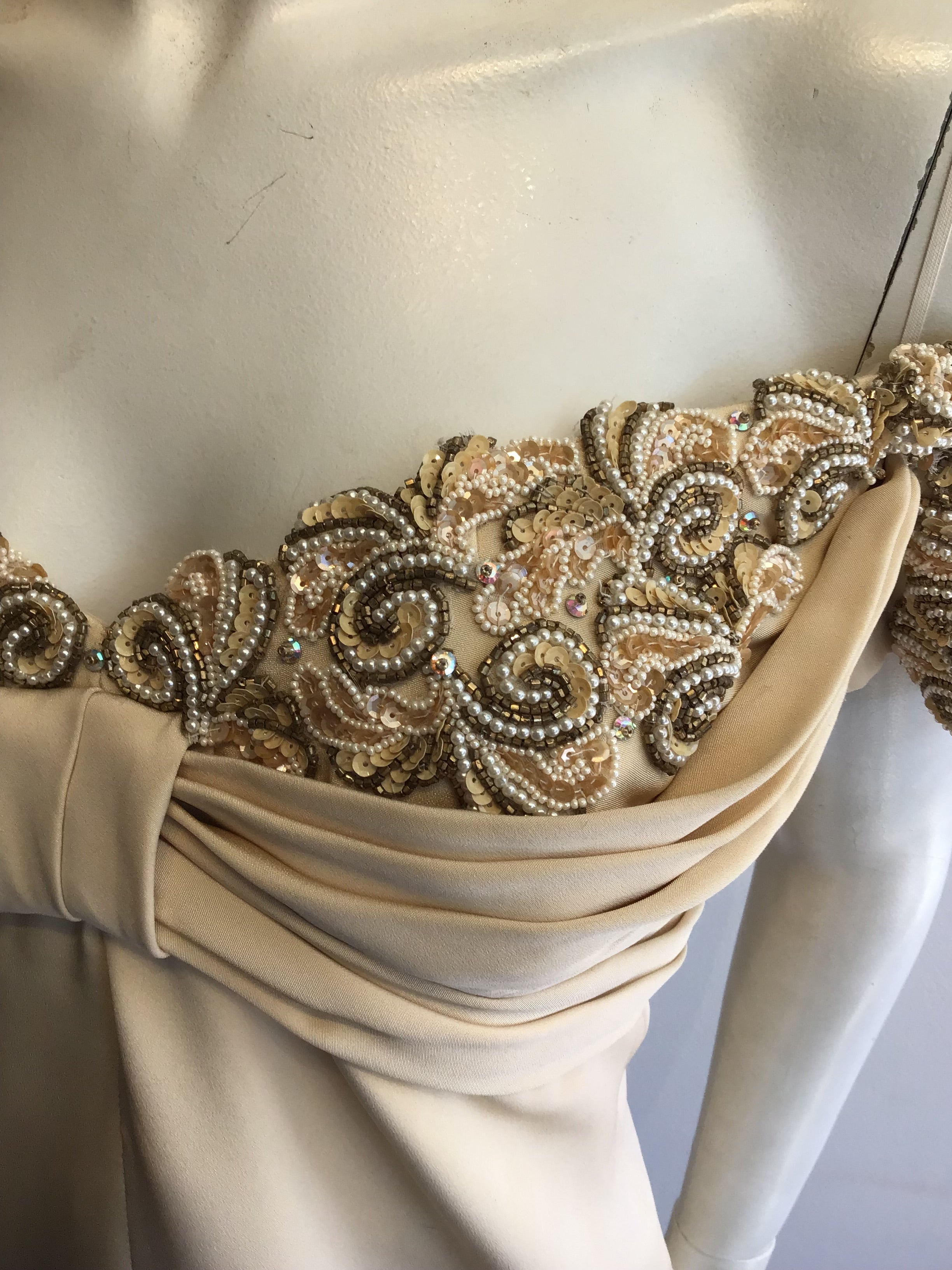 1980’s Silk Bette Bass Cream Cocktail Dress Size 6
