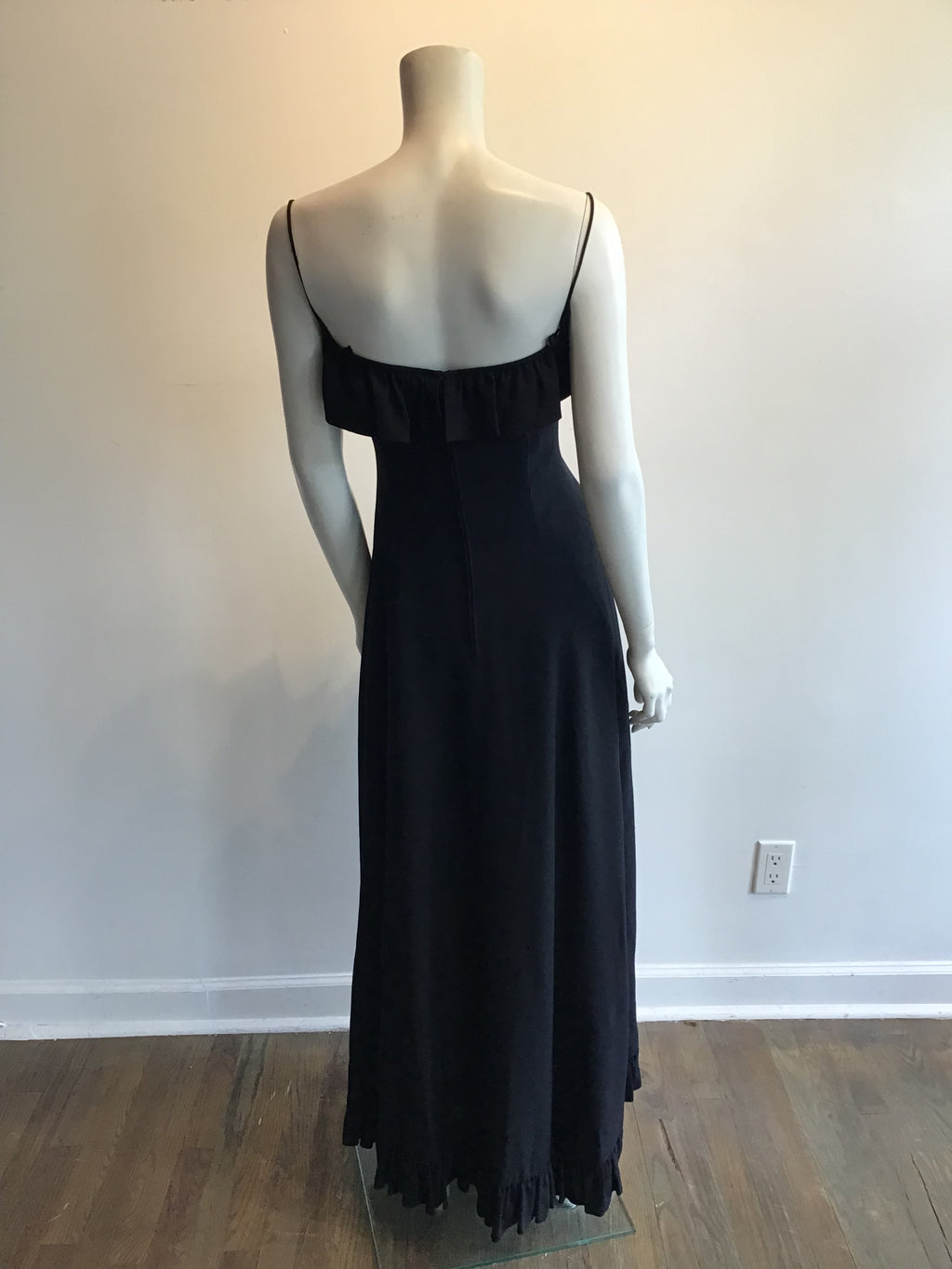 Late 1930s Silk Crepe Gown with Matching Cape Size 8