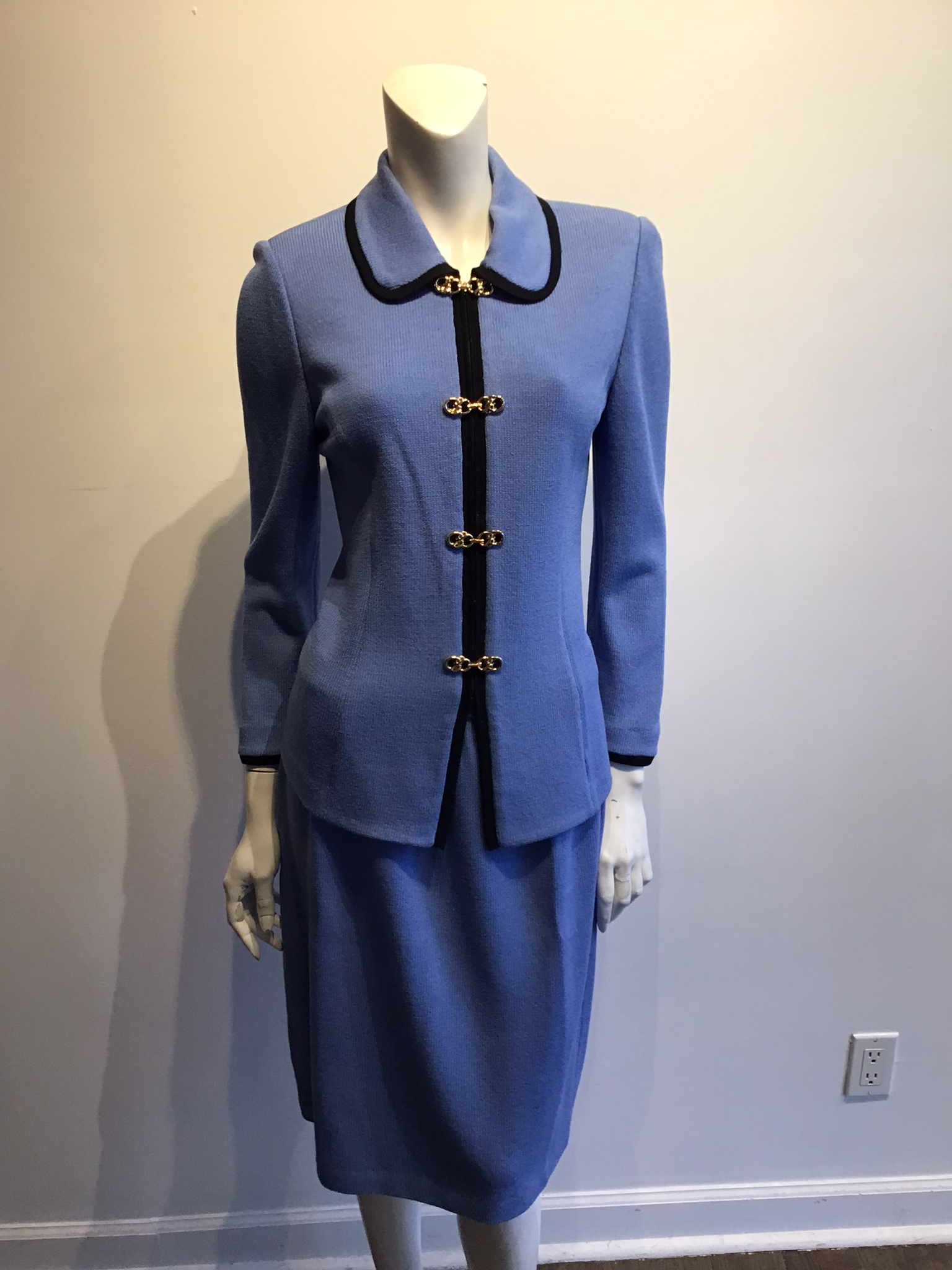 1980’s St John Periwinkle Blue Rayon Knit Suit size 8